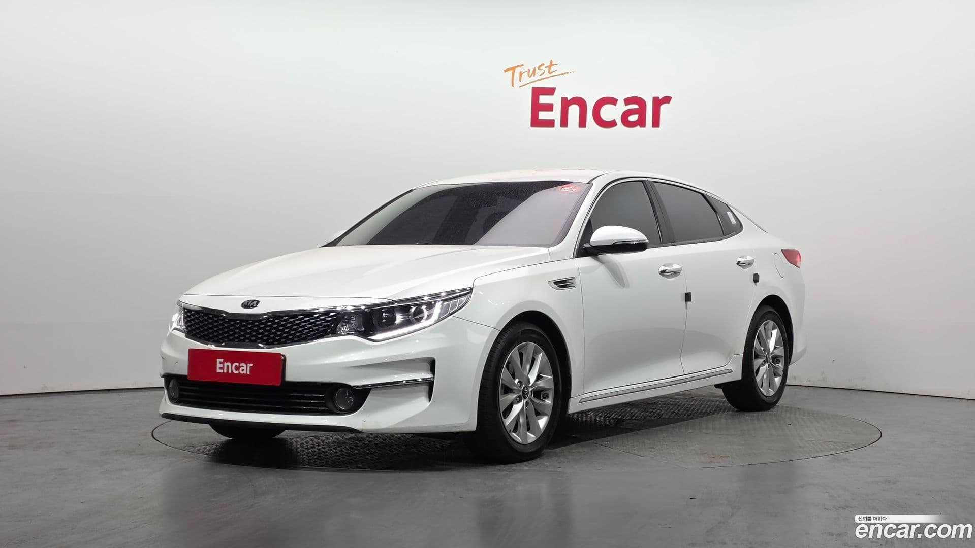 Main__Slider__Photo:K5 Kia 2015.9-0