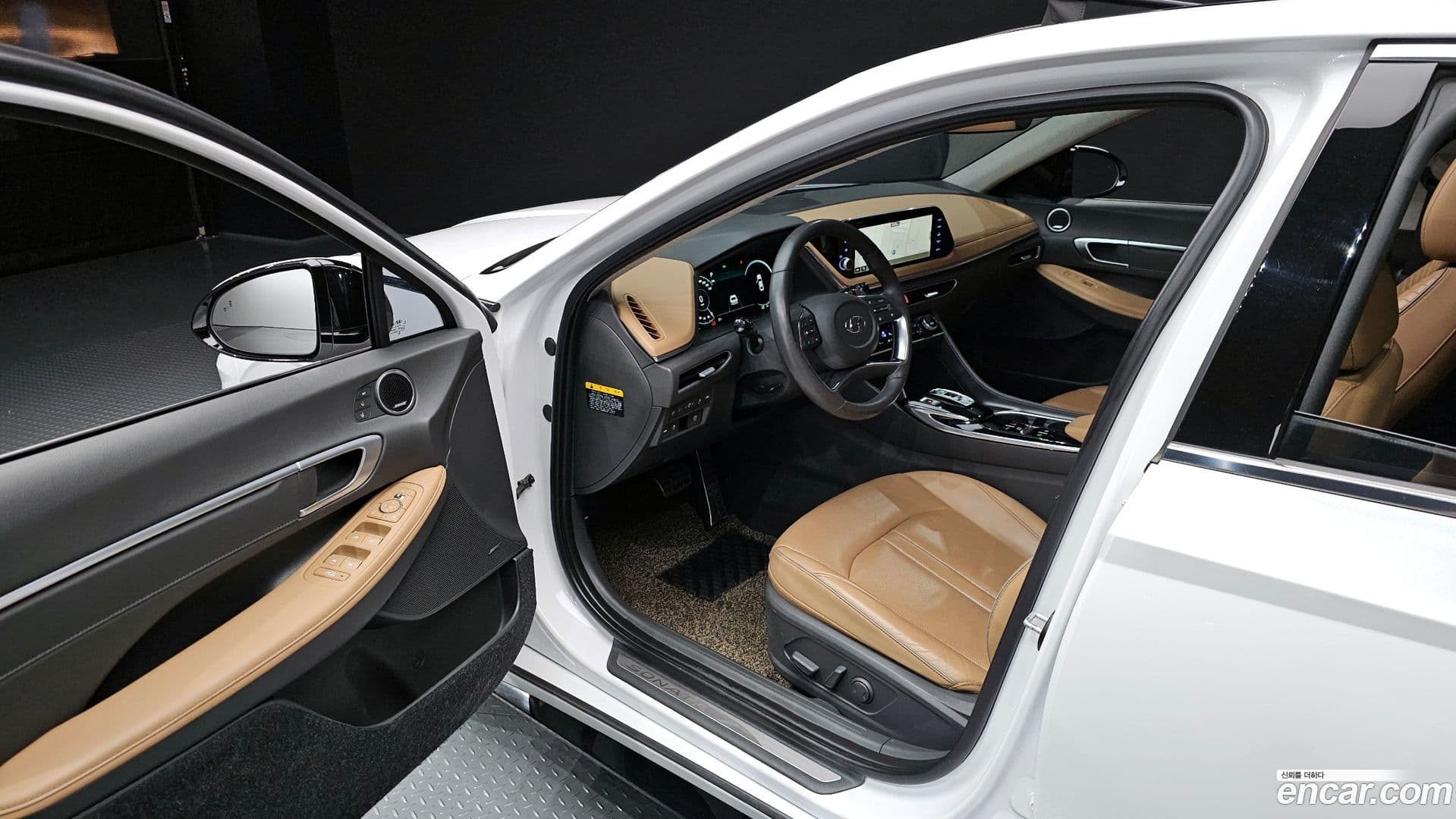 Main__Slider__Photo:Sonata Hyundai 2019.5-9