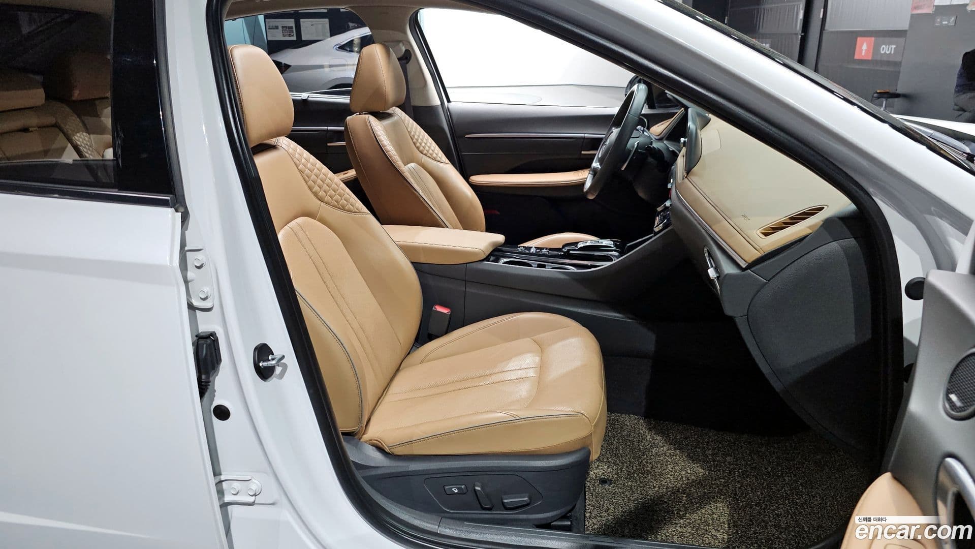 Main__Slider__Photo:Sonata Hyundai 2019.5-11