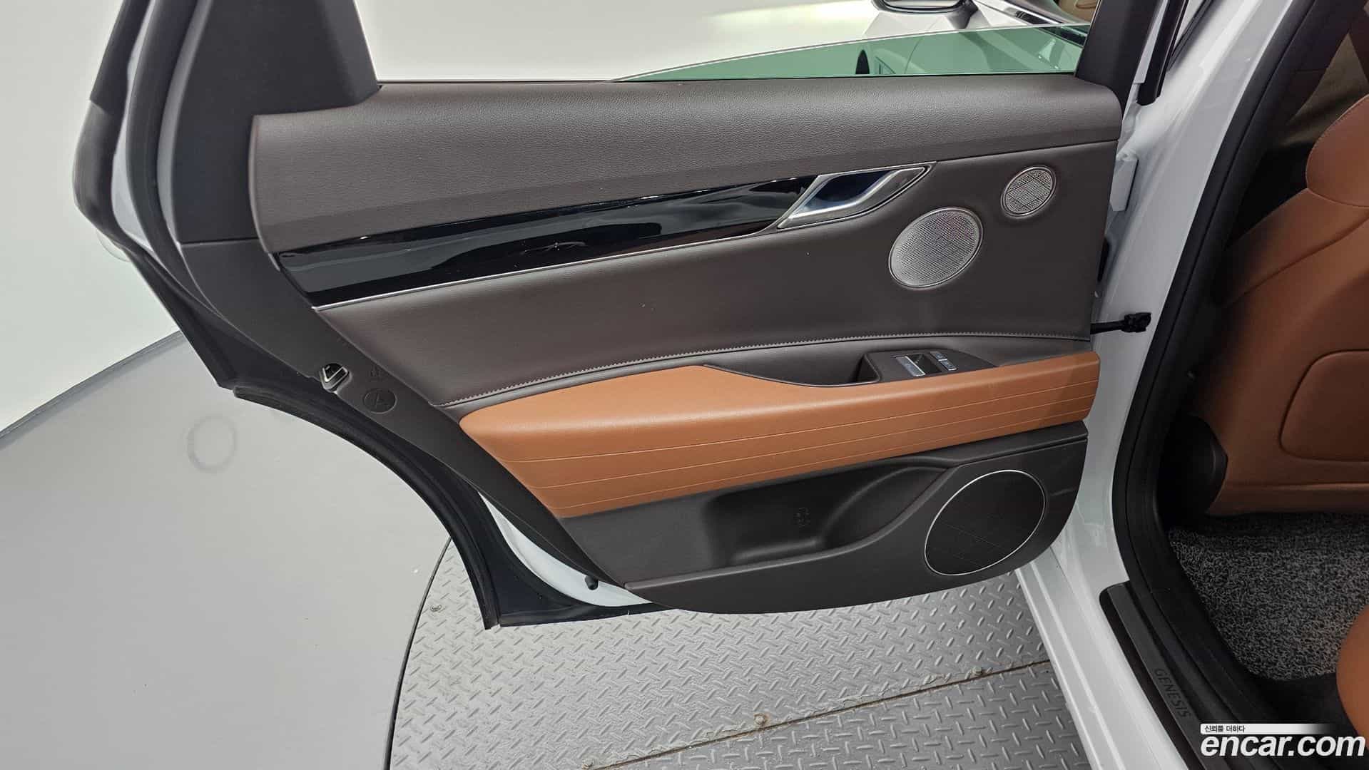 G80 Genesis 2023.6-INNER-035