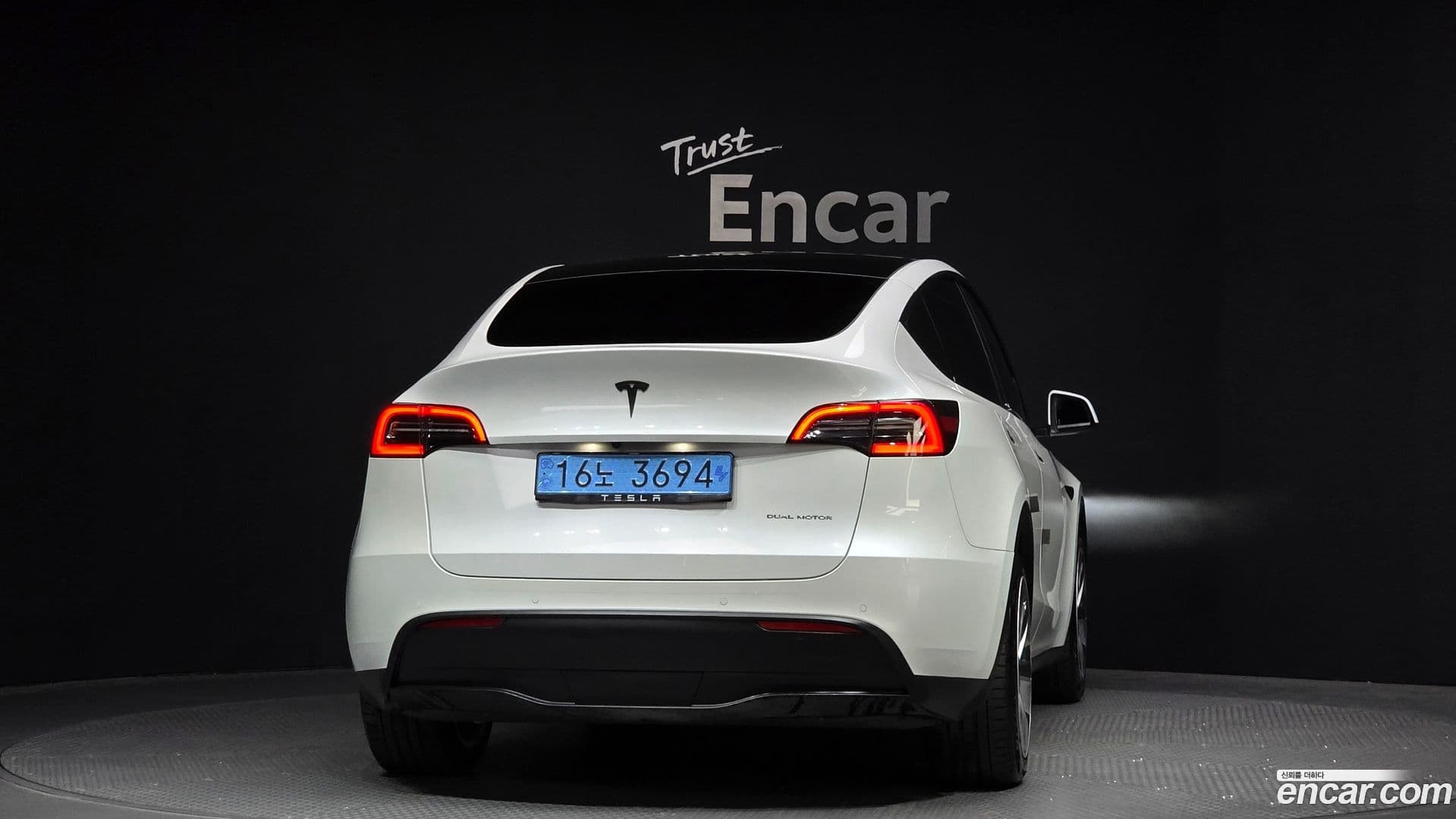 Main__Slider__Photo:Model Y Tesla 2021.7-3