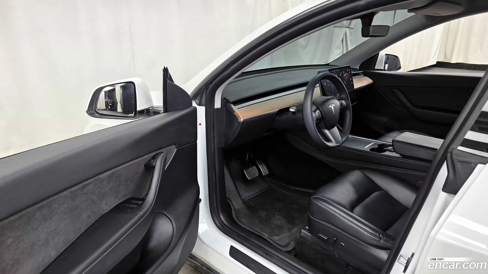 Model Y Tesla 2021.7-INNER-010