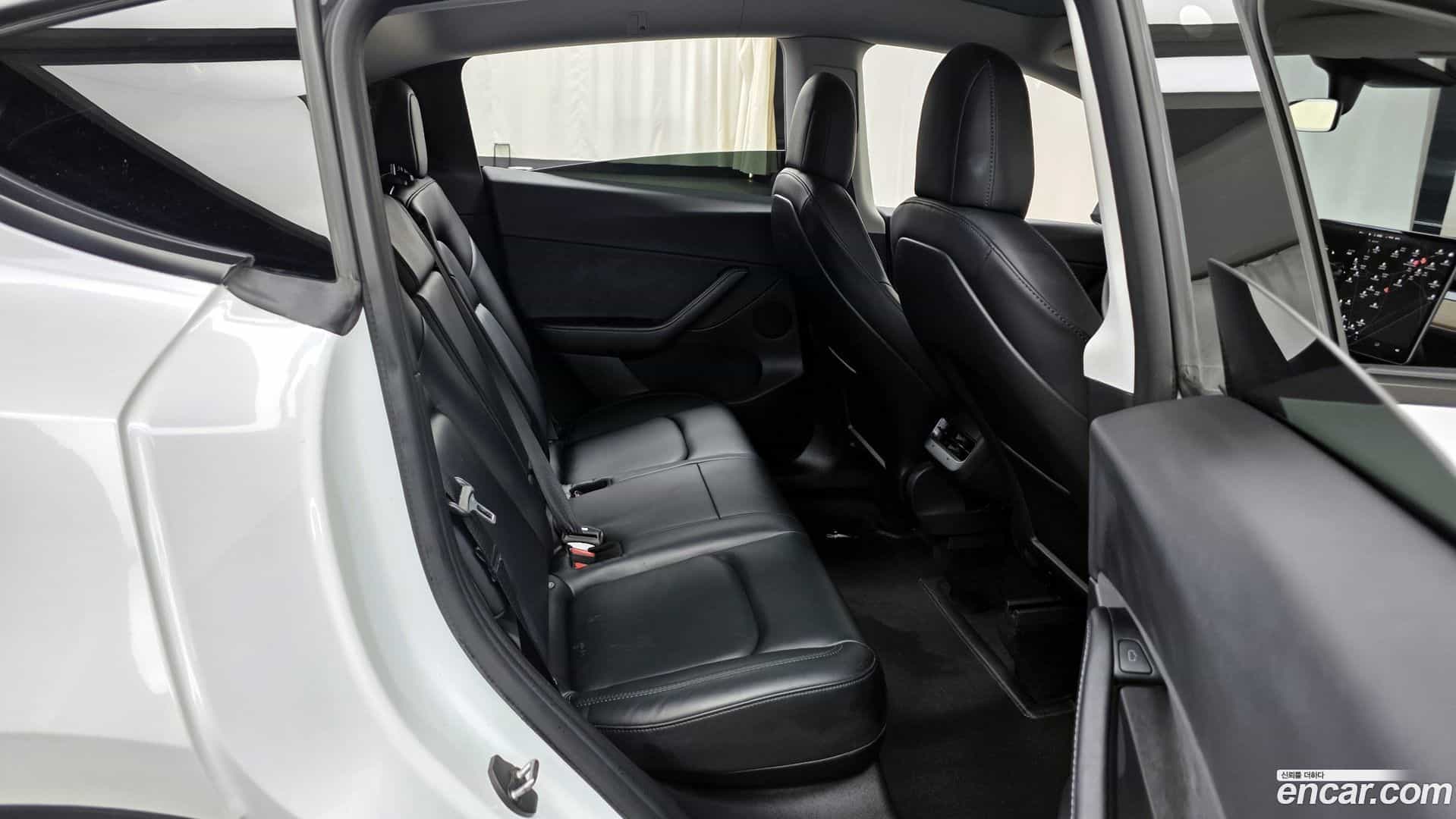 Model Y Tesla 2021.7-OPTION-016