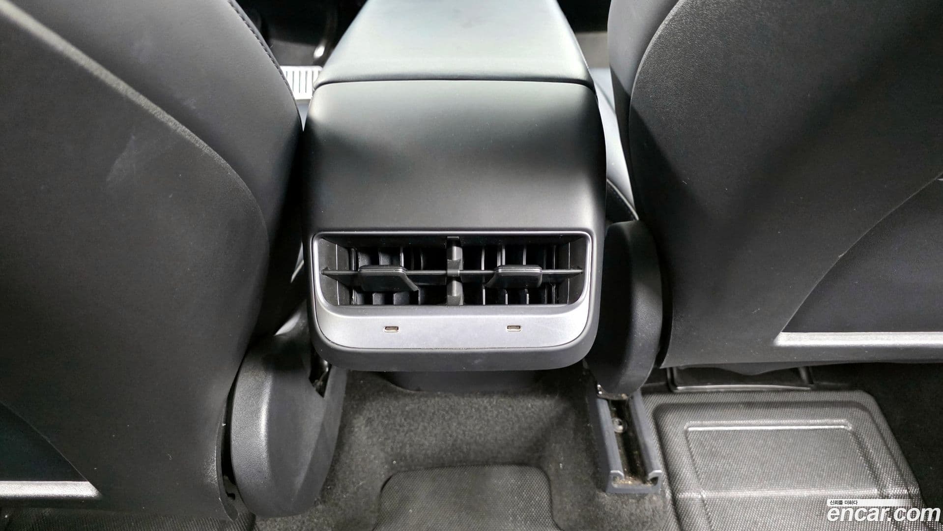 Main__Slider__Photo:Model Y Tesla 2021.7-17