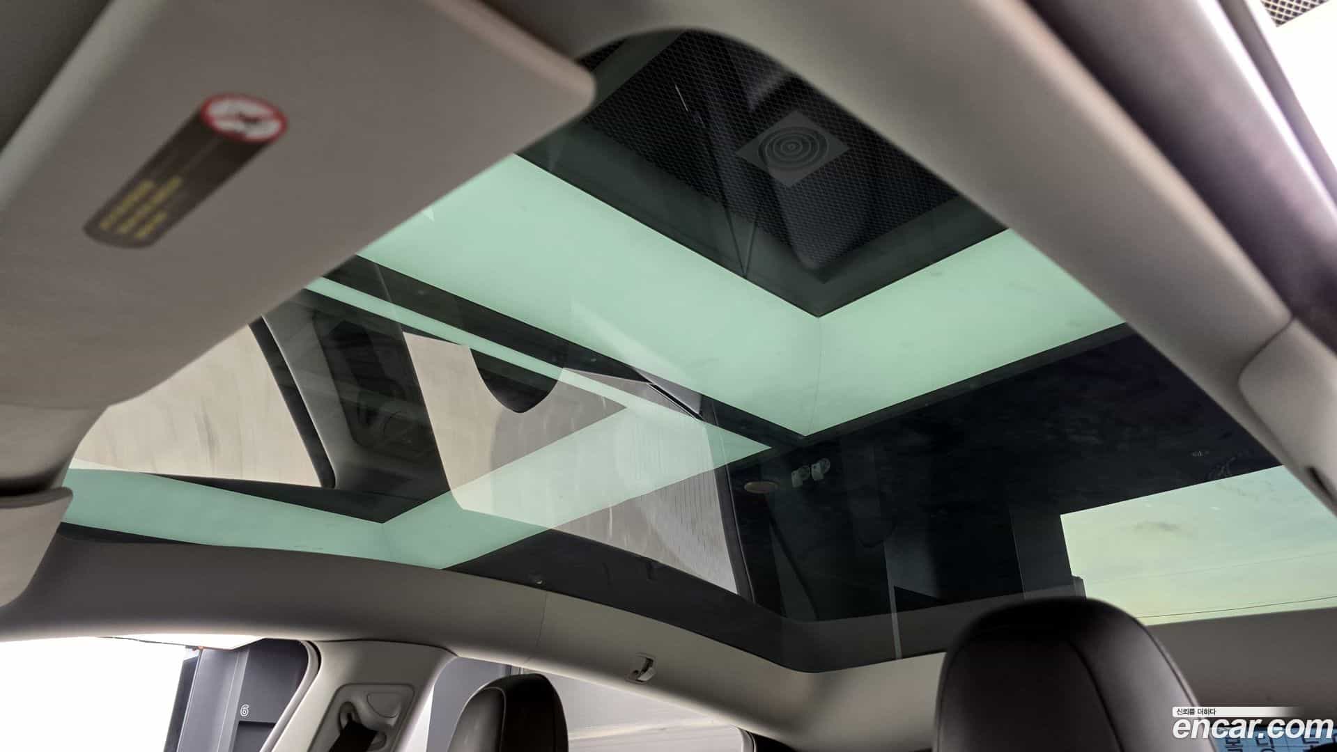 Model Y Tesla 2021.7-OPTION-023