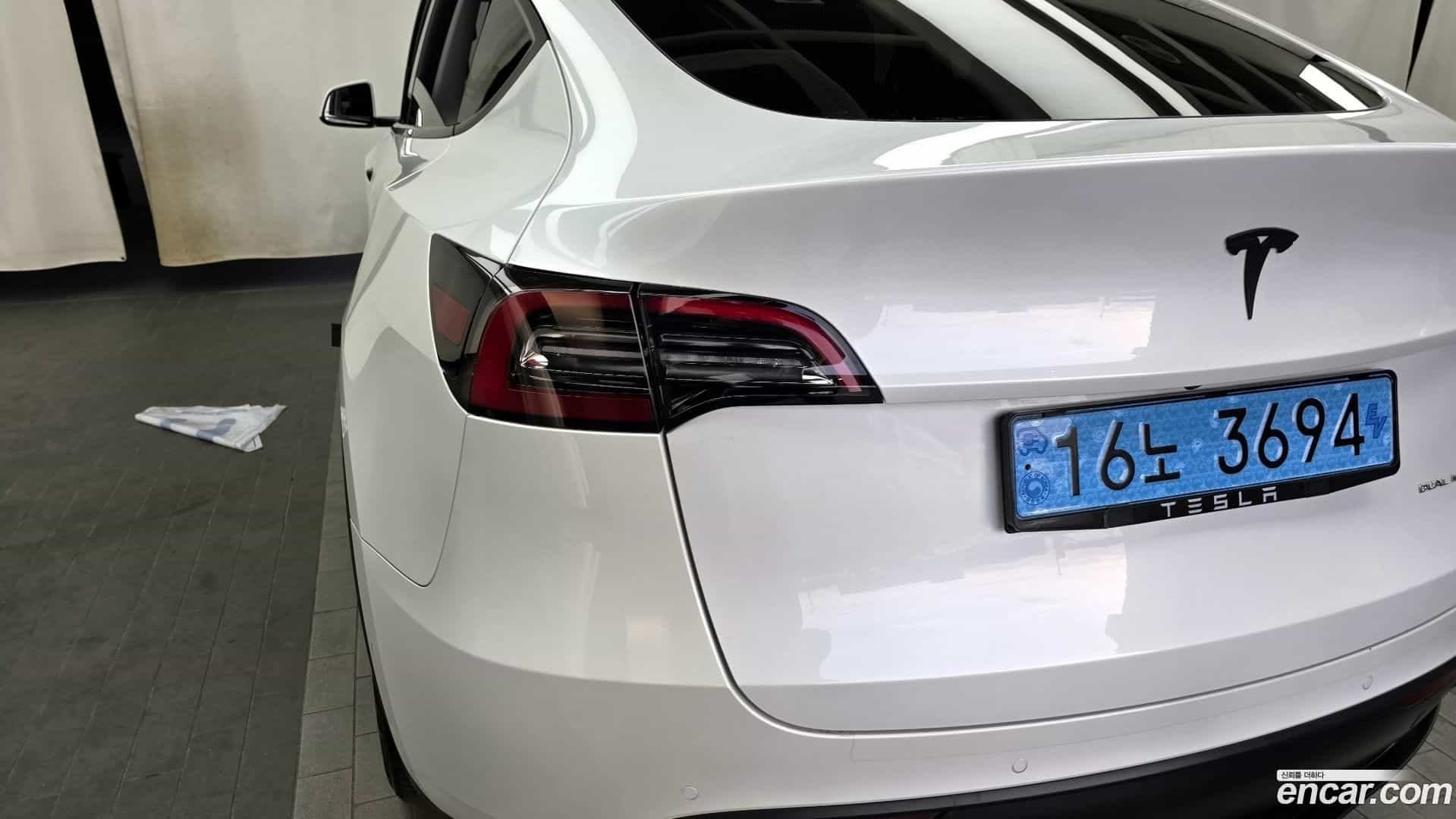 Model Y Tesla 2021.7-OUTER-033