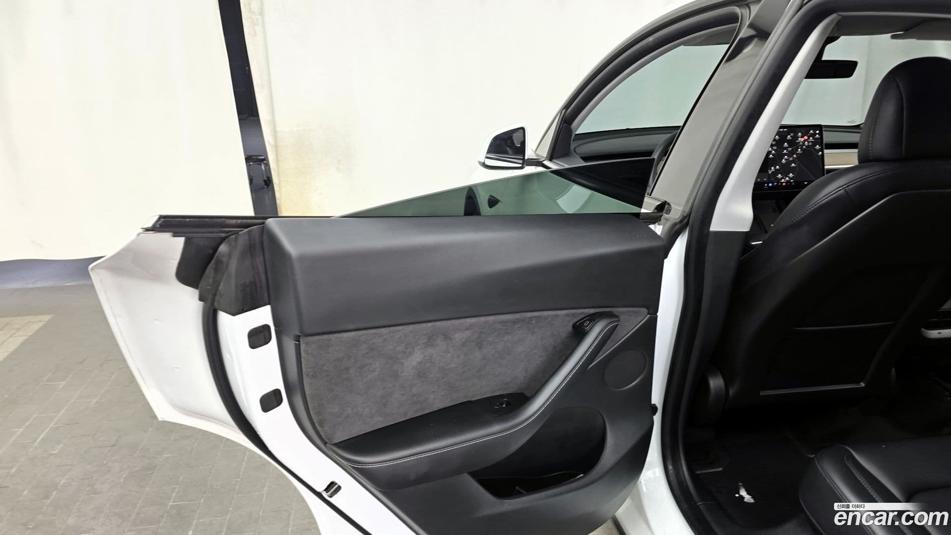 Main__Slider__Photo:Model Y Tesla 2021.7-24