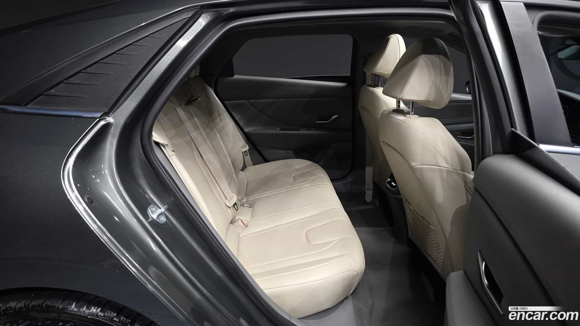 AVANTE Hyundai 2023.2-OPTION-016
