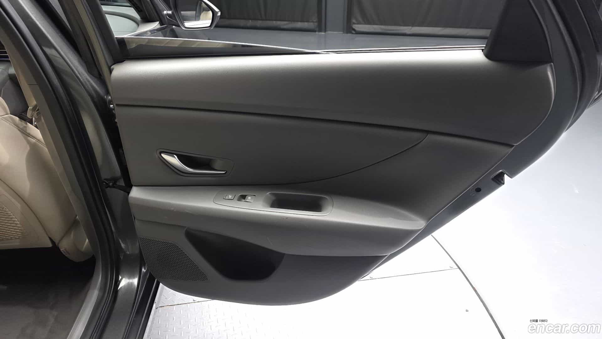 AVANTE Hyundai 2023.2-INNER-035