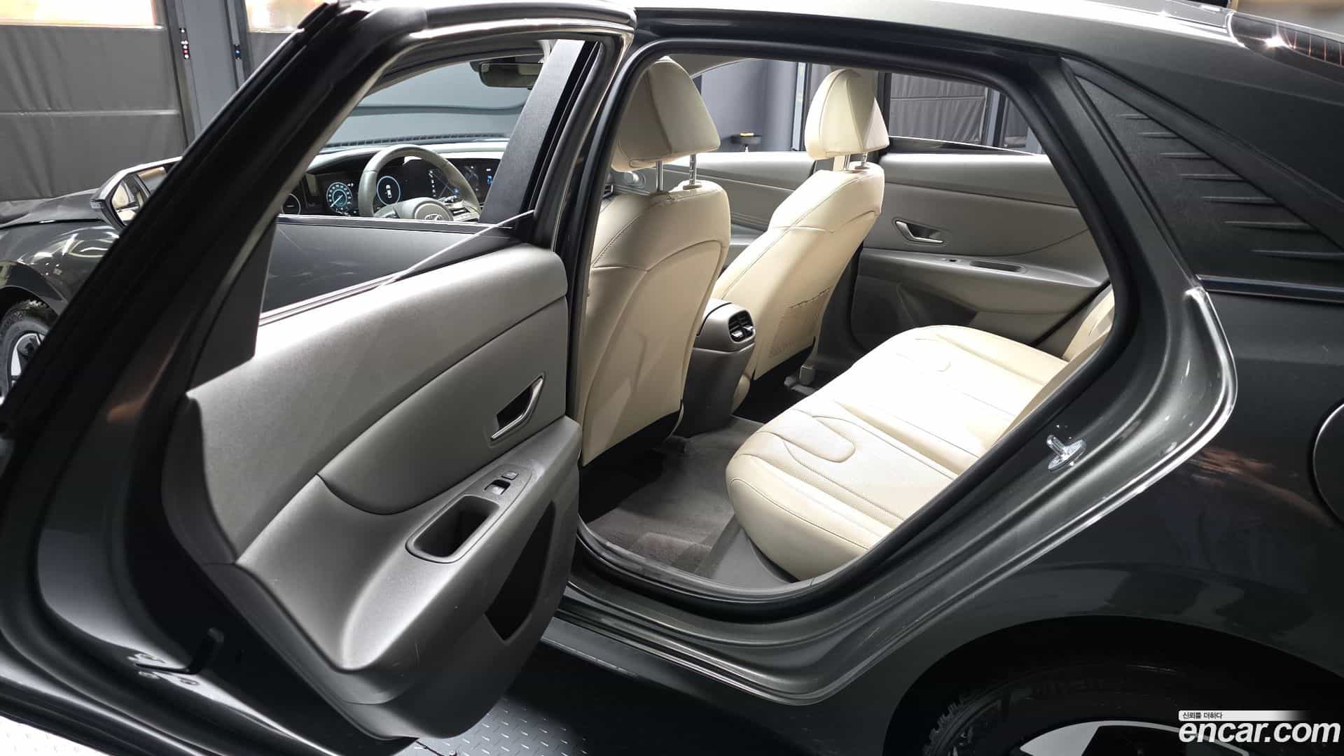 AVANTE Hyundai 2023.2-INNER-036
