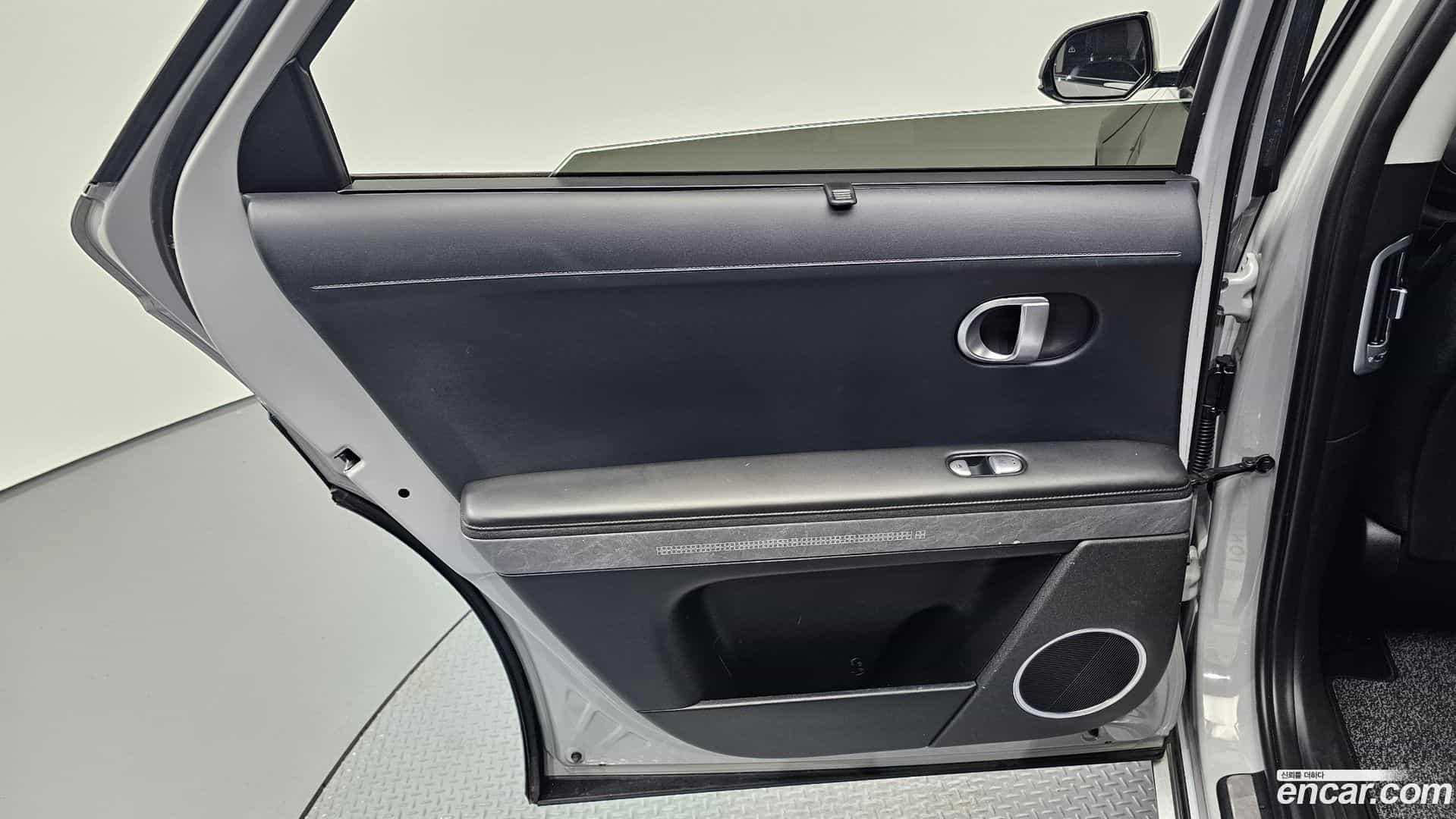 Ioniq5 Hyundai 2022.2-INNER-035