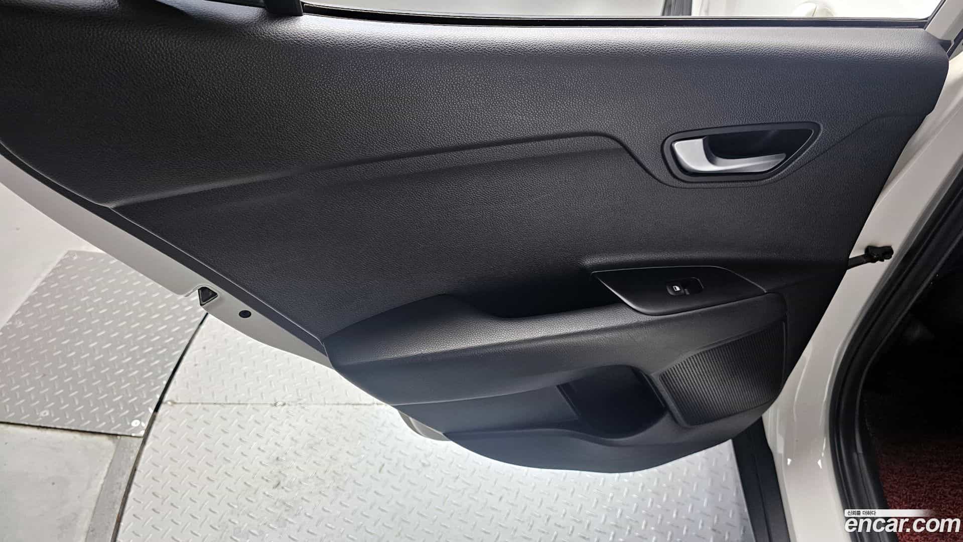 Stonic Kia 2019.9-INNER-035