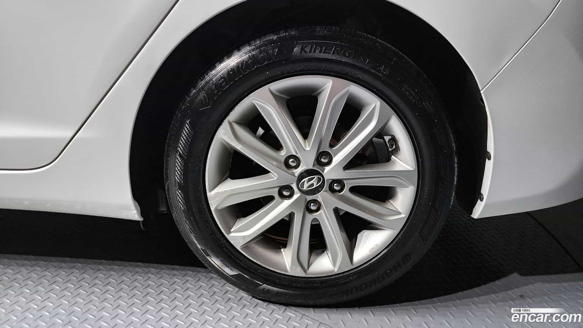 AVANTE Hyundai 2015.8-OUTER-031