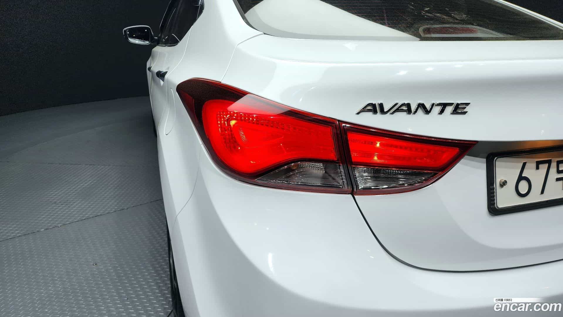 AVANTE Hyundai 2015.8-OUTER-033