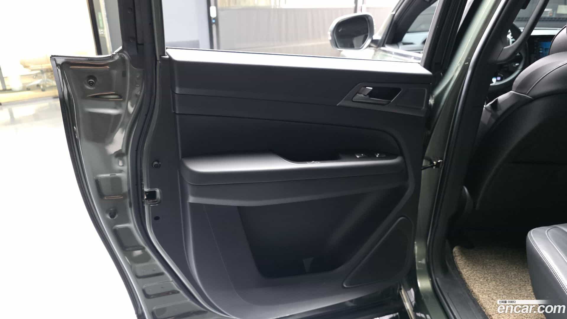 Rexton KG Mobility 2022.1-INNER-035