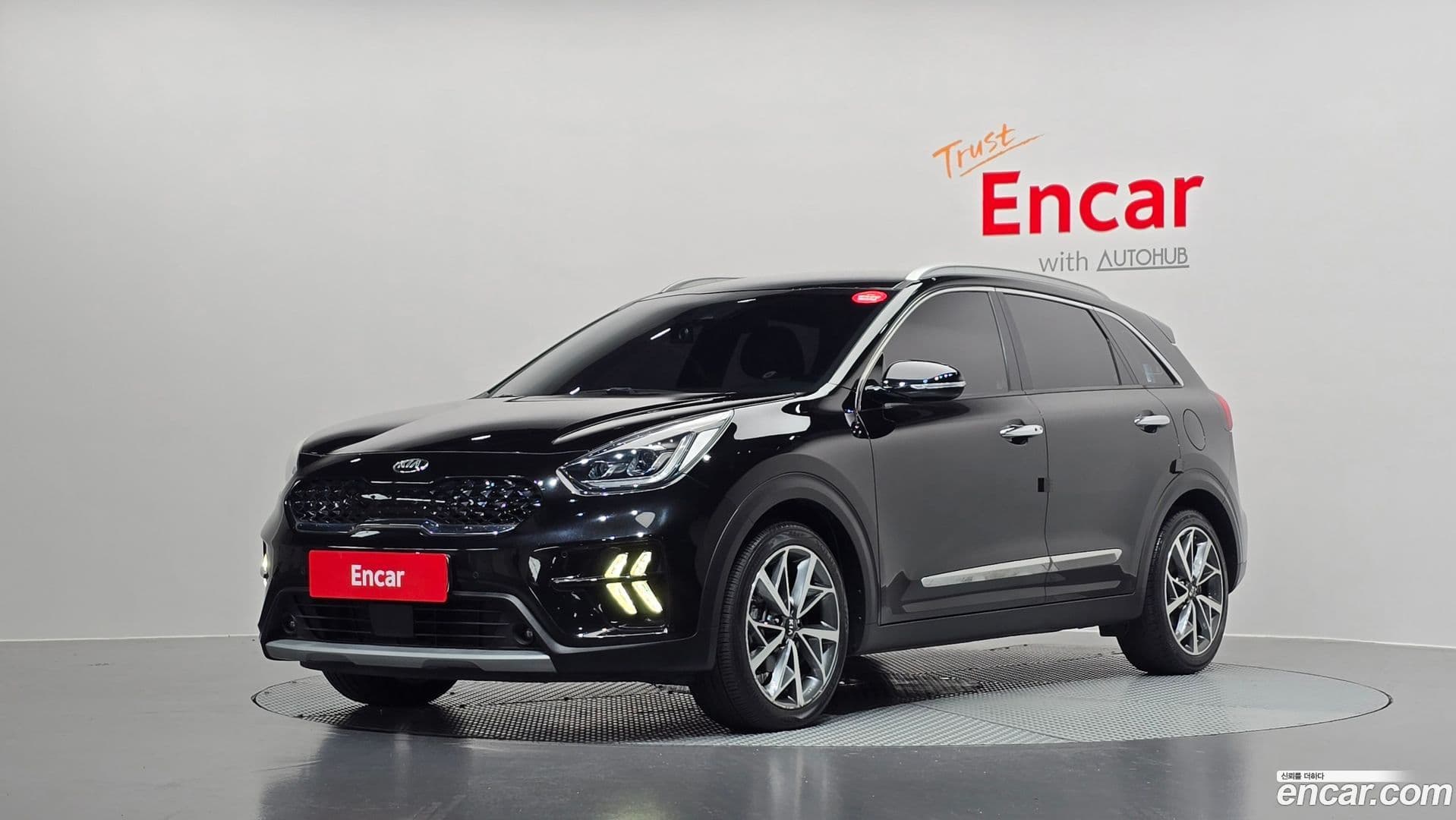 Main__Slider__Photo:Niro Kia 2019.2-0