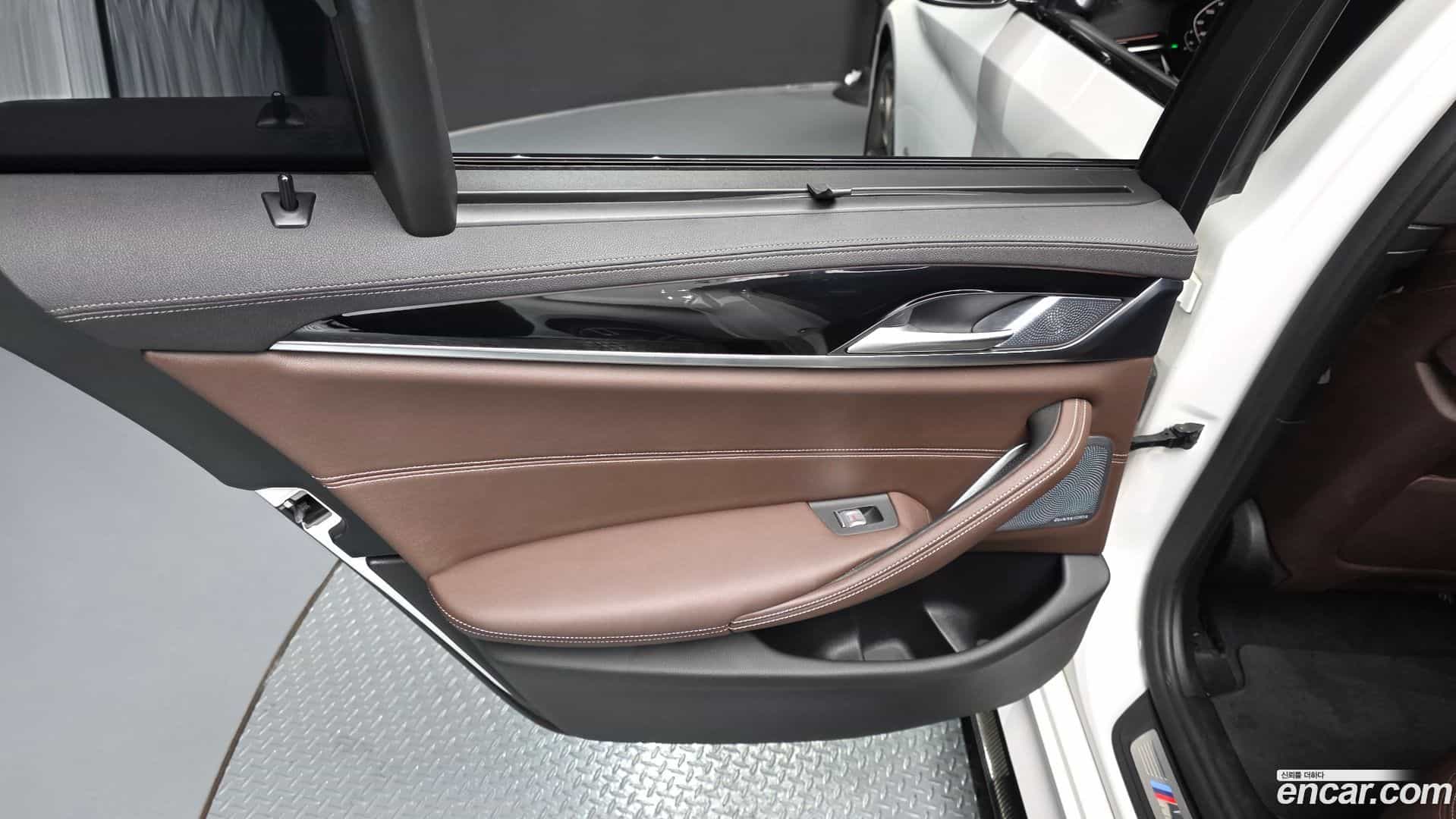 5-Series BMW 2022.4-INNER-035