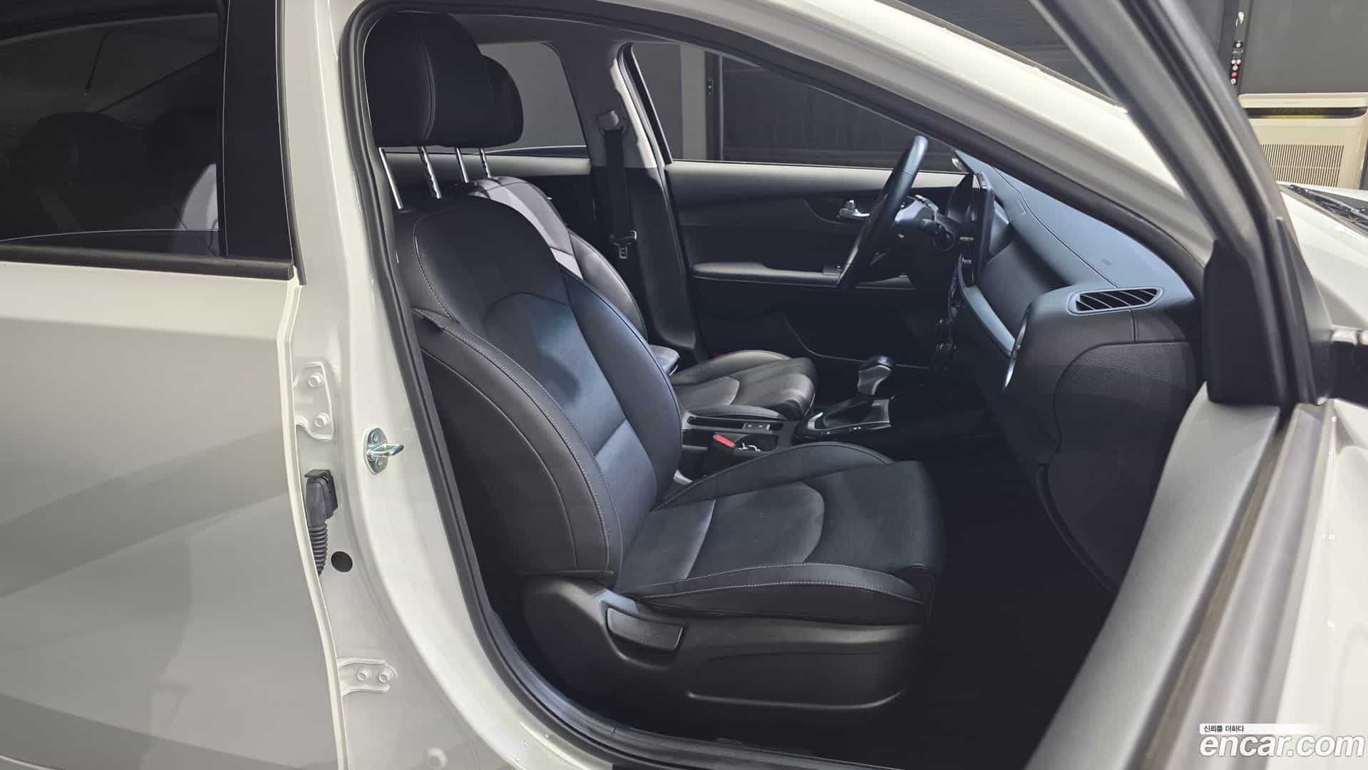 K3 Kia 2023.10-OPTION-016