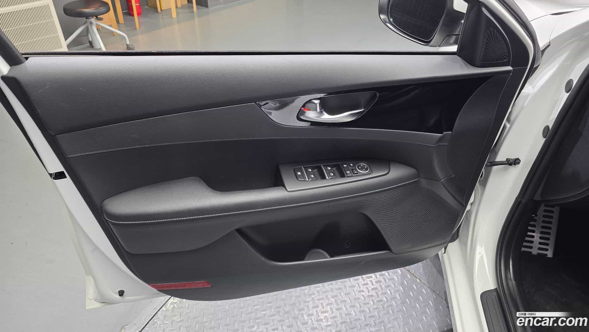 K3 Kia 2023.10-INNER-034