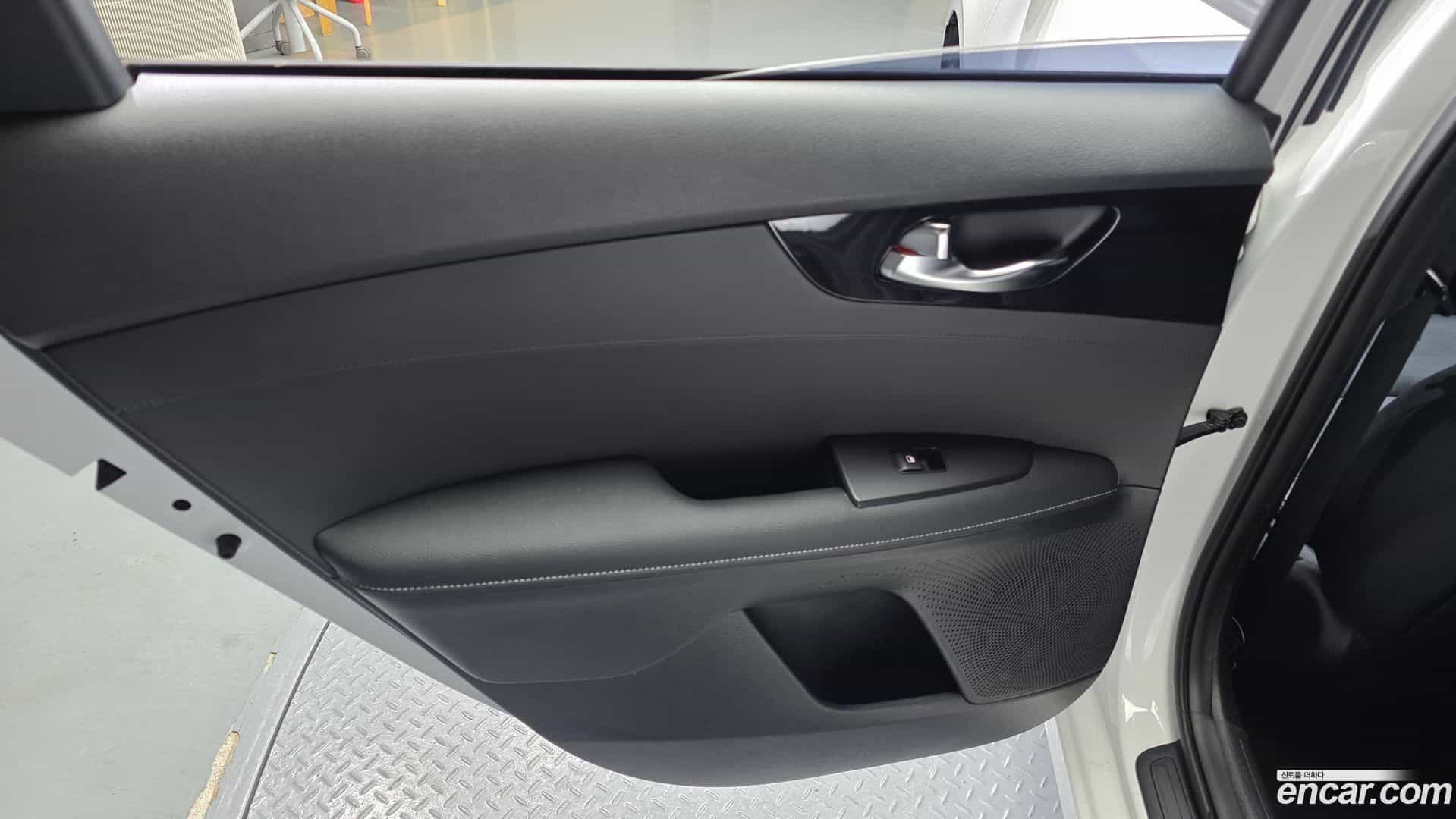 K3 Kia 2023.10-INNER-035