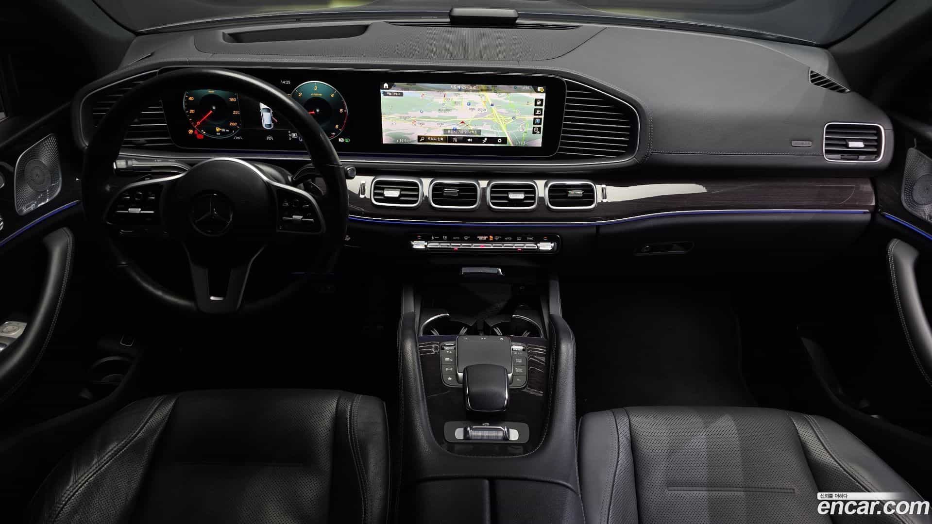 GLE-Class Mercedes-Benz 2021.2-INNER-007