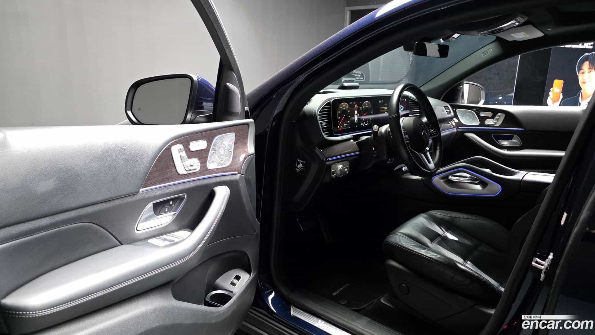 GLE-Class Mercedes-Benz 2021.2-INNER-010
