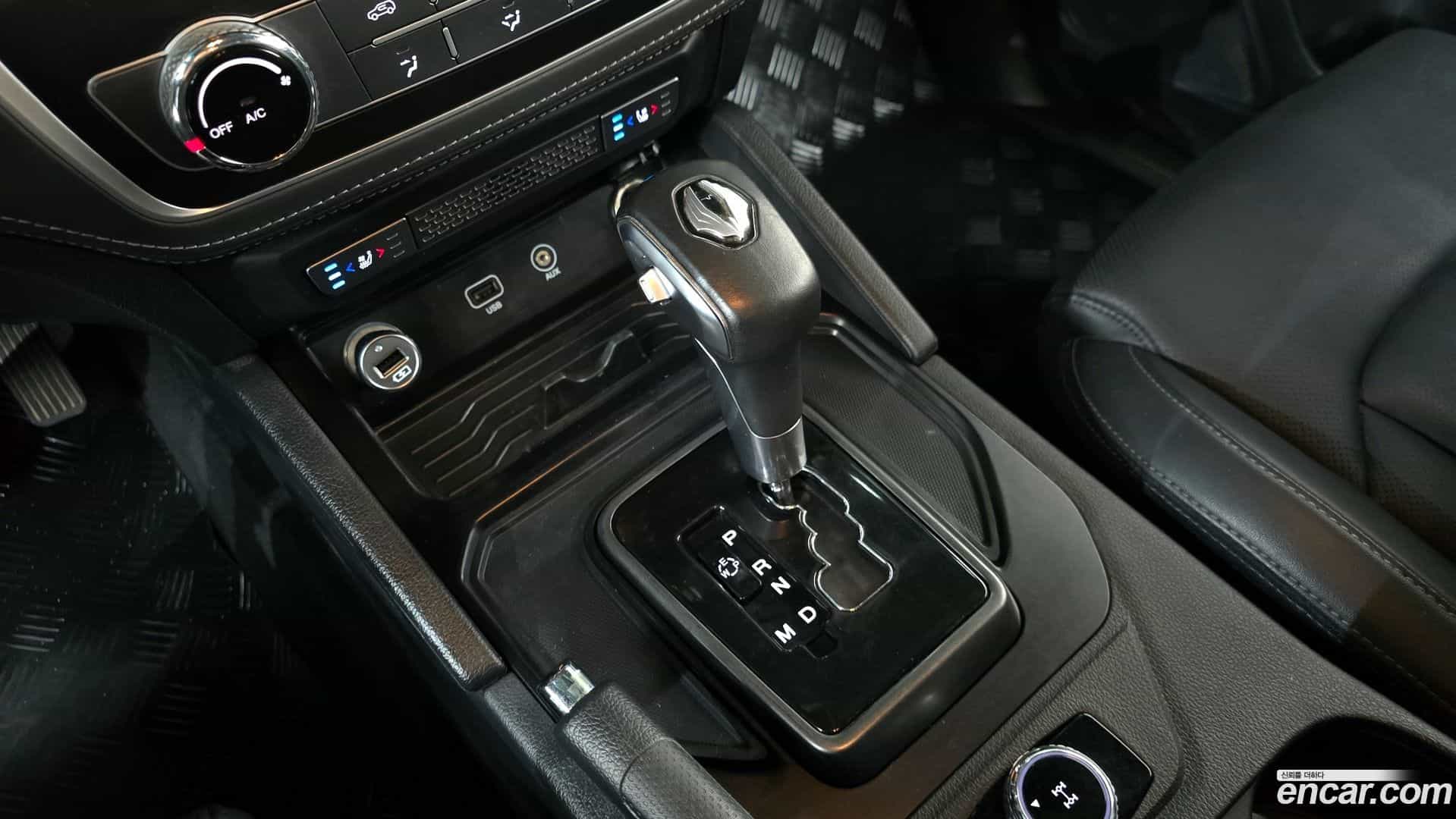 Rexton KG Mobility 2020.5-INNER-009