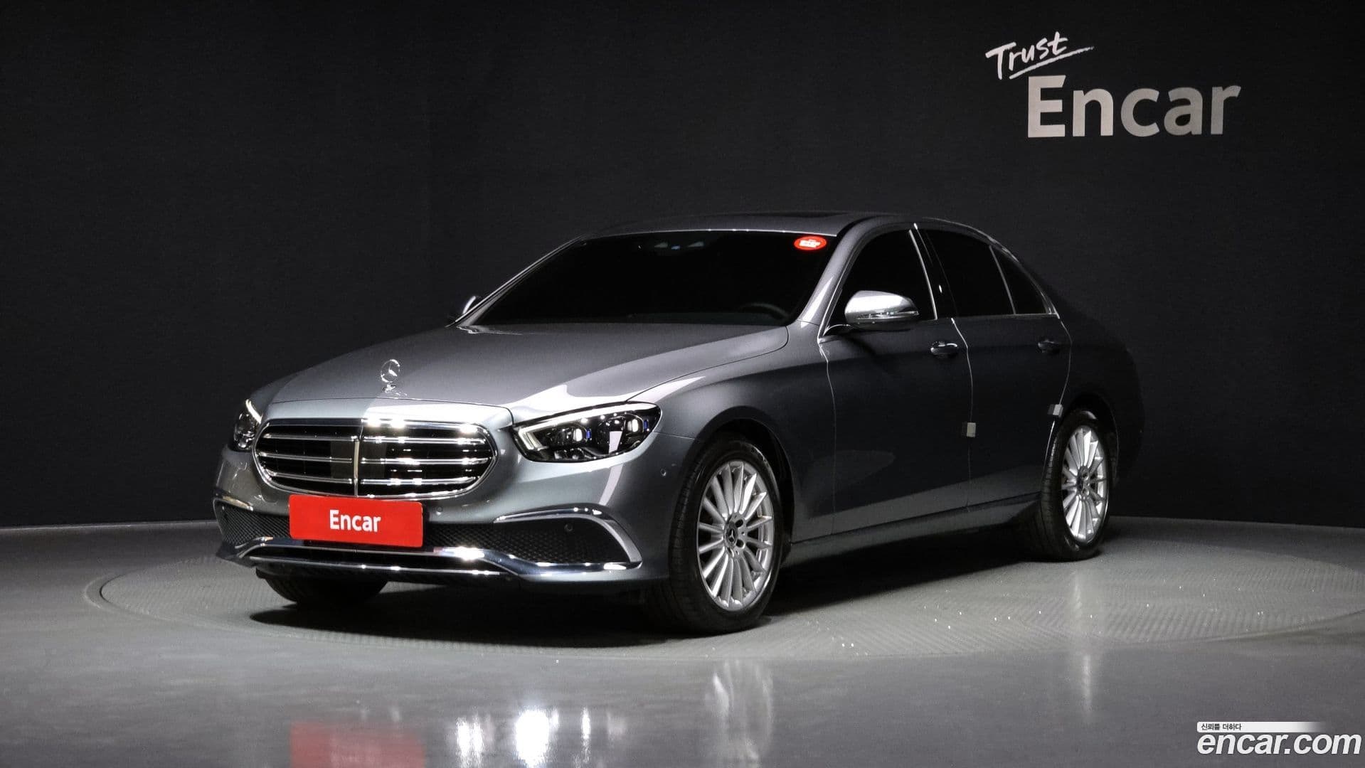 Main__Slider__Photo:E-Class Mercedes-Benz 2021.3-0