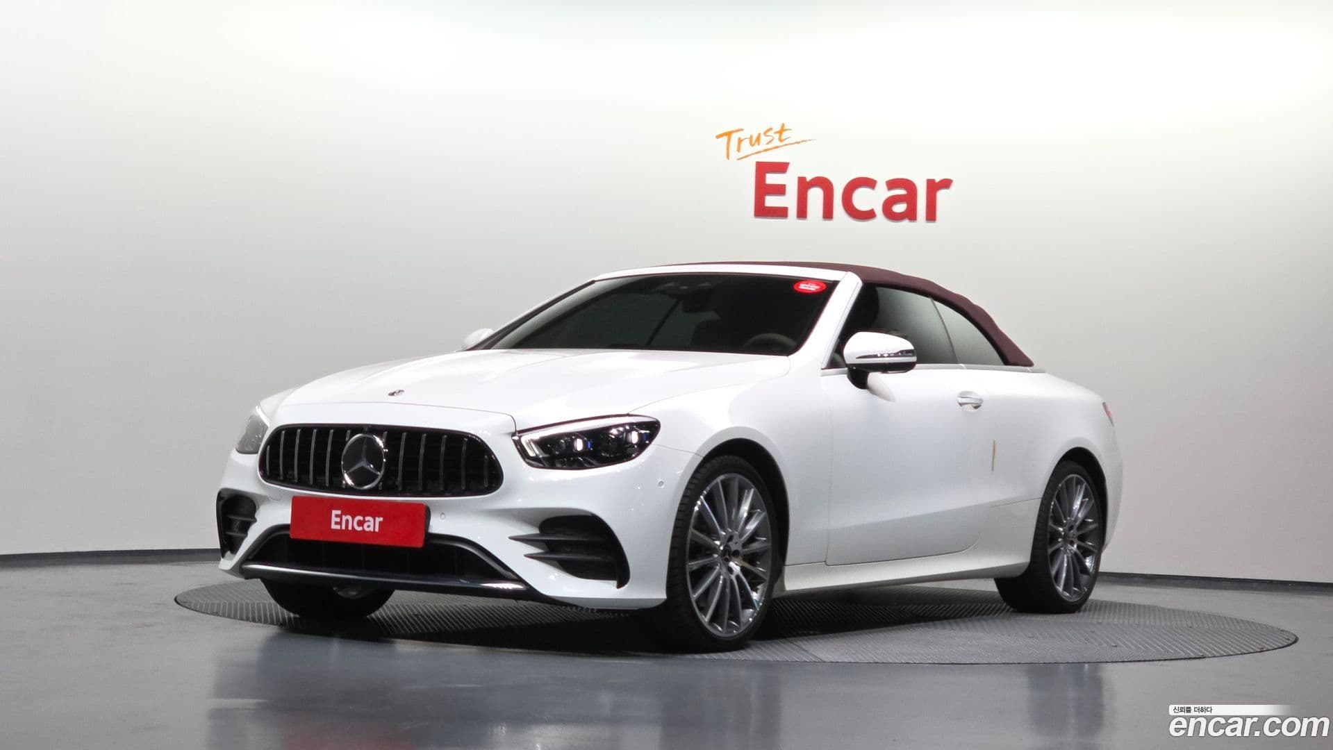 Main__Slider__Photo:E-Class Mercedes-Benz 2022.2-0