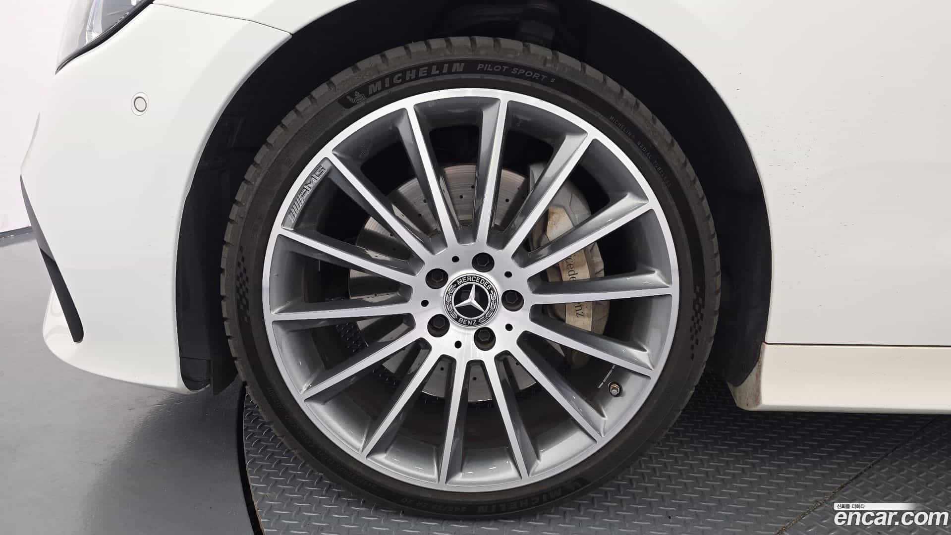 E-Class Mercedes-Benz 2022.2-OUTER-005