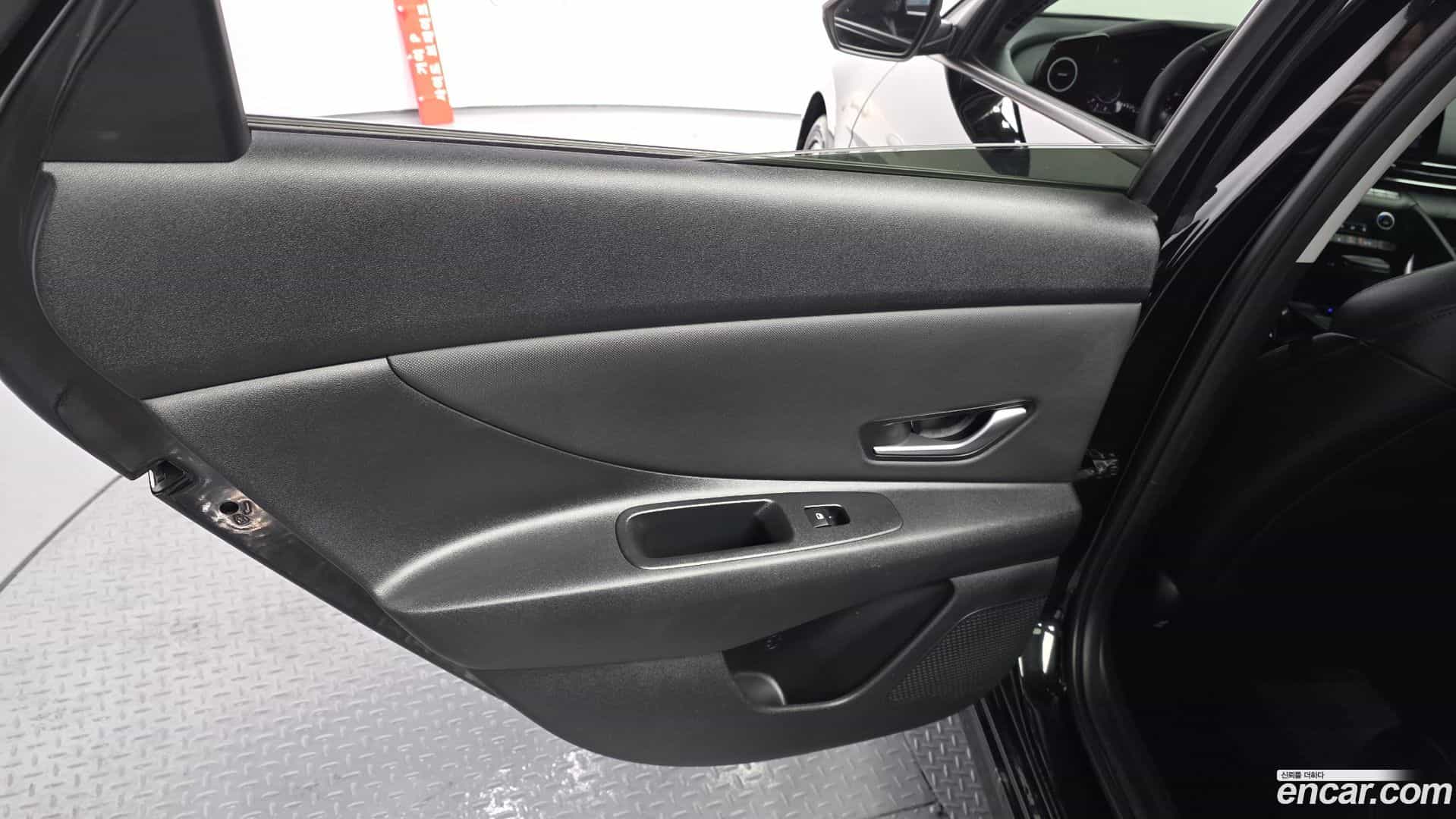 AVANTE Hyundai 2022.1-INNER-035