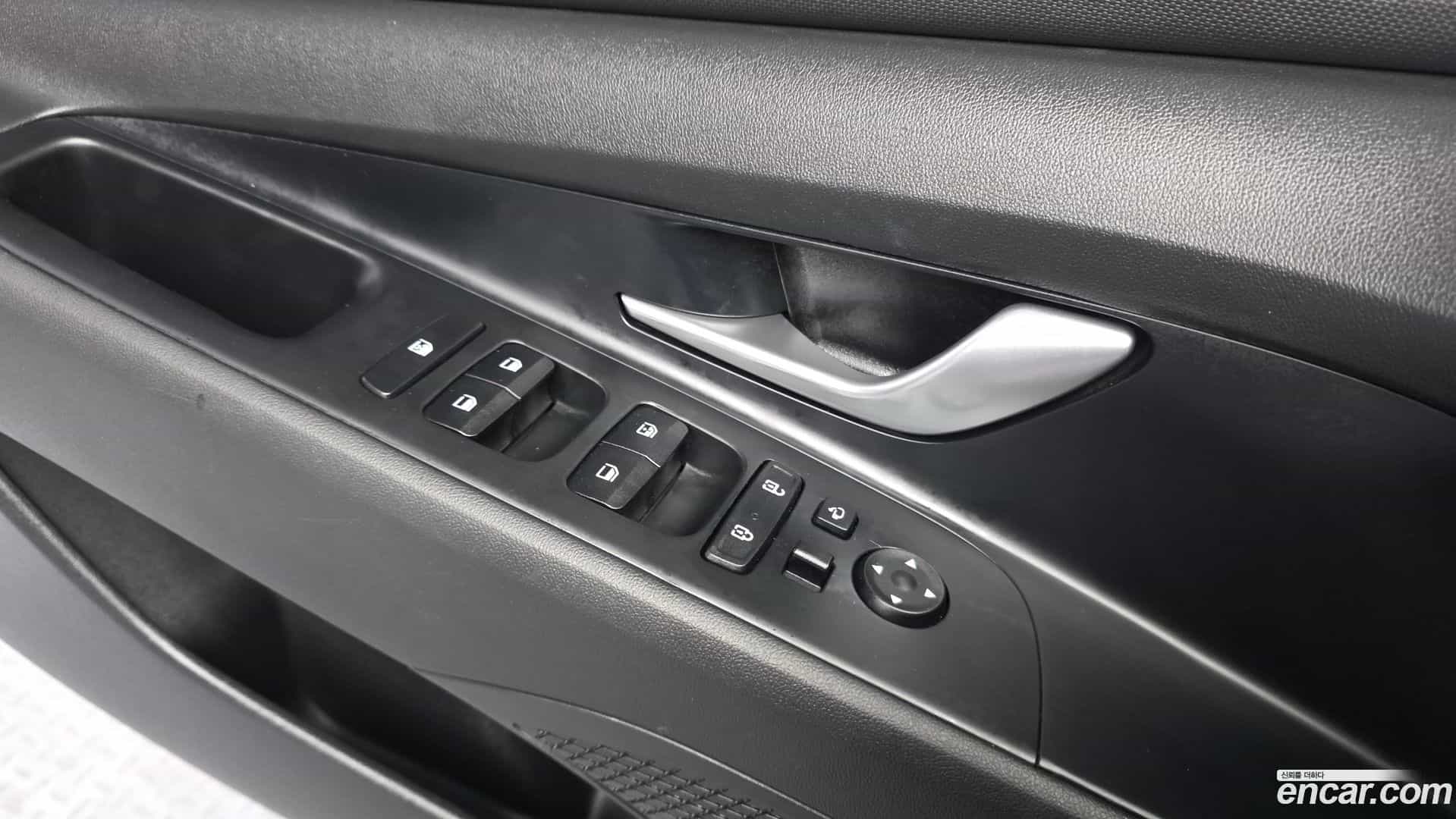 AVANTE Hyundai 2022.1-OPTION-040