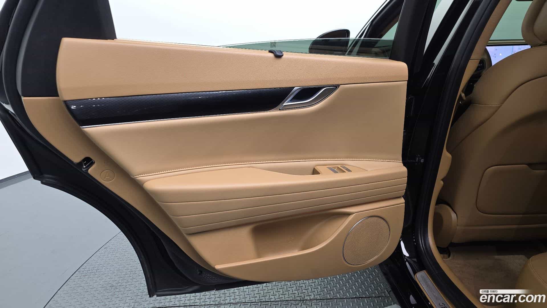 G80 Genesis 2024.3-INNER-035