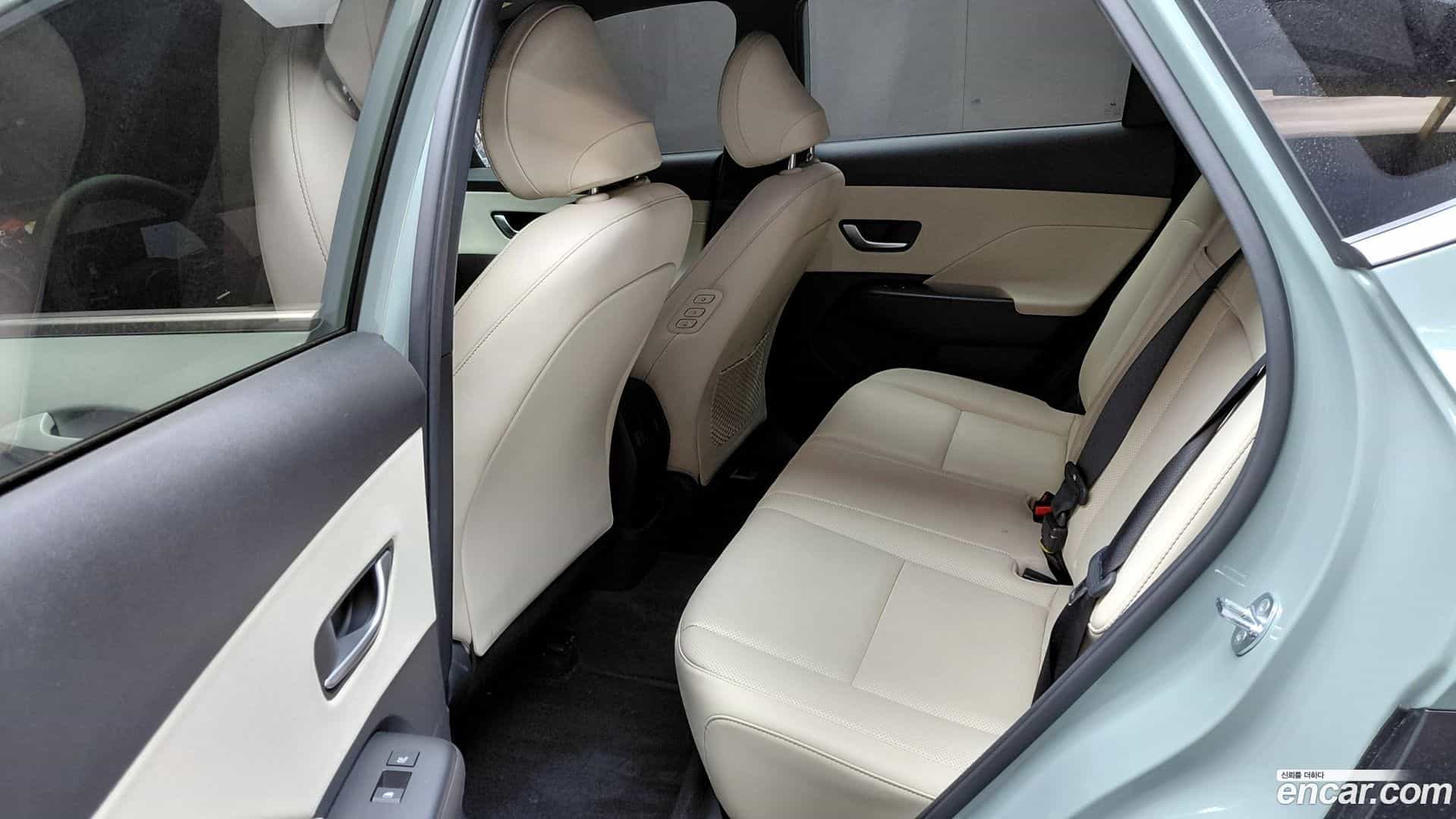 Kona Hyundai 2023.6-INNER-036
