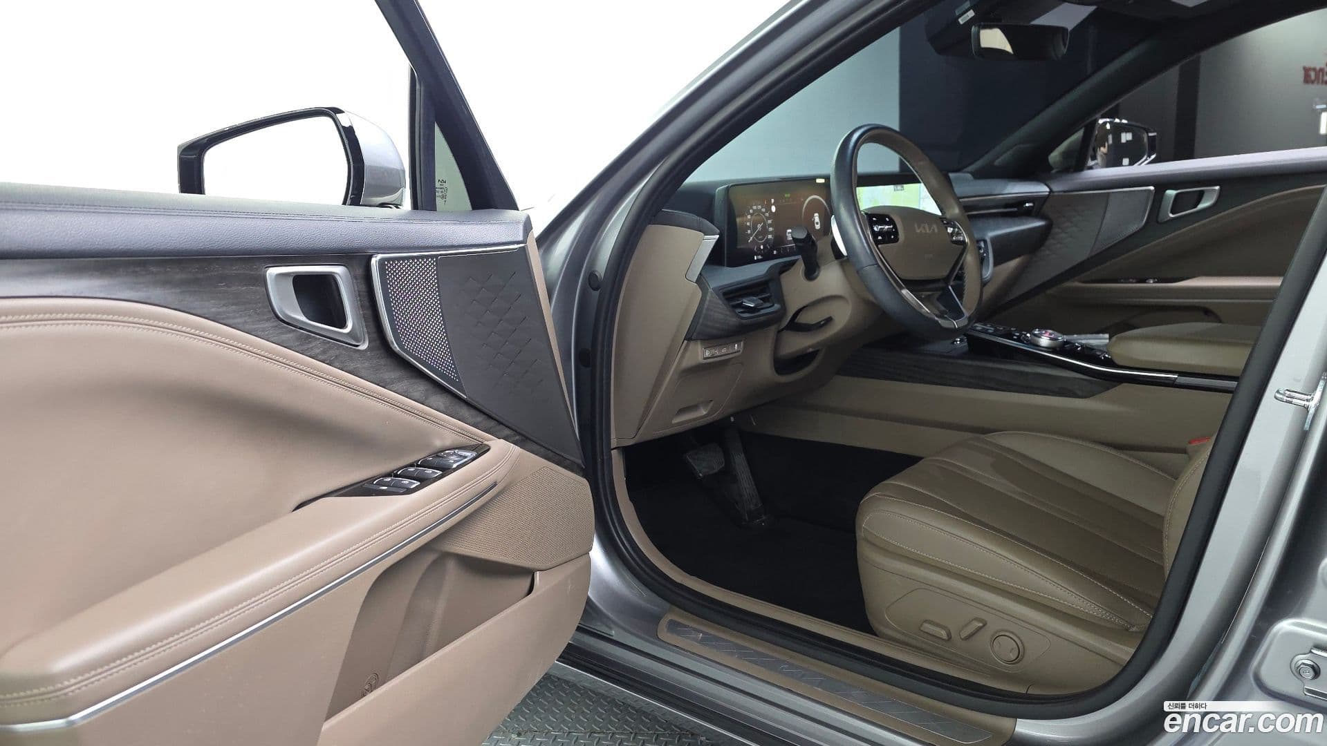Main__Slider__Photo:K8 Kia 2021.5-9