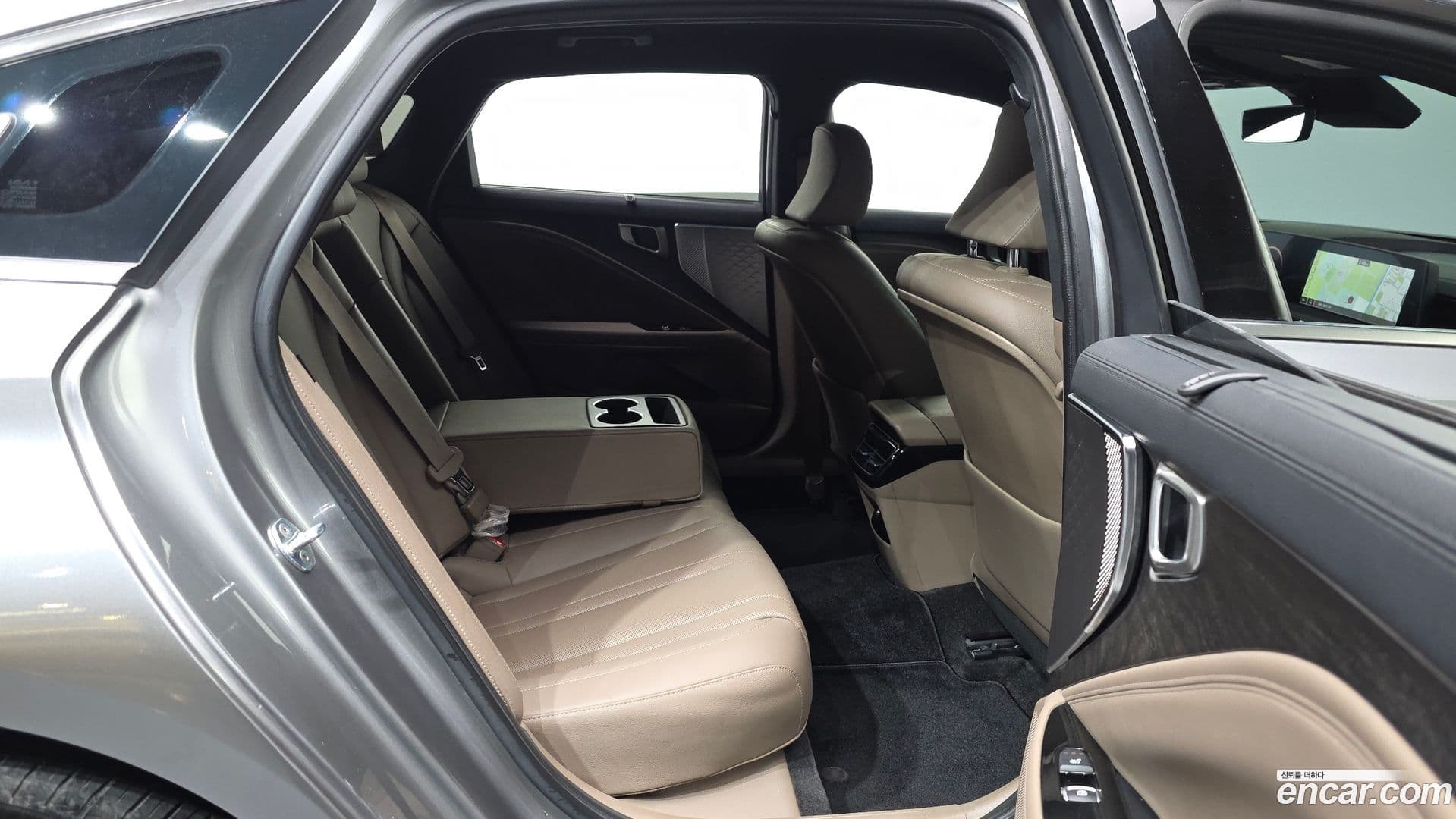 Main__Slider__Photo:K8 Kia 2021.5-11
