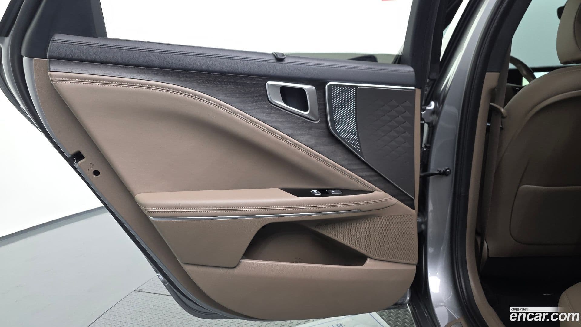 Main__Slider__Photo:K8 Kia 2021.5-24