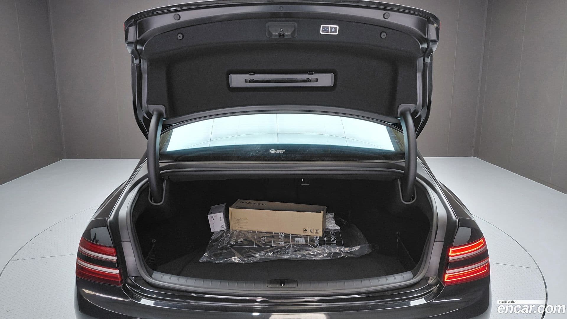 Main__Slider__Photo:G80 Genesis 2023.10-26