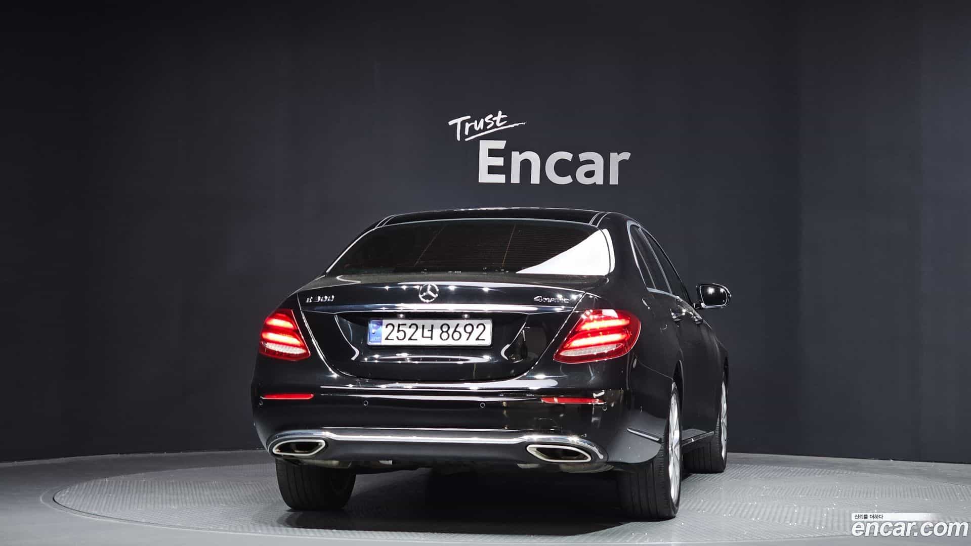 E-Class Mercedes-Benz 2019.0-OUTER-004