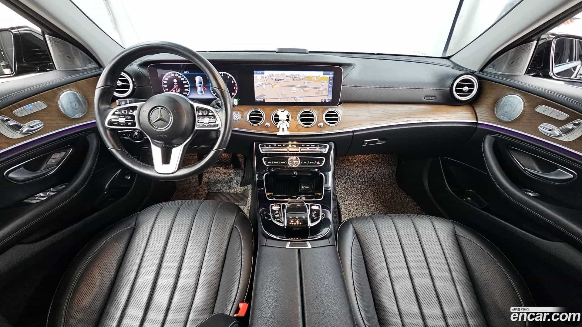 E-Class Mercedes-Benz 2019.0-INNER-007