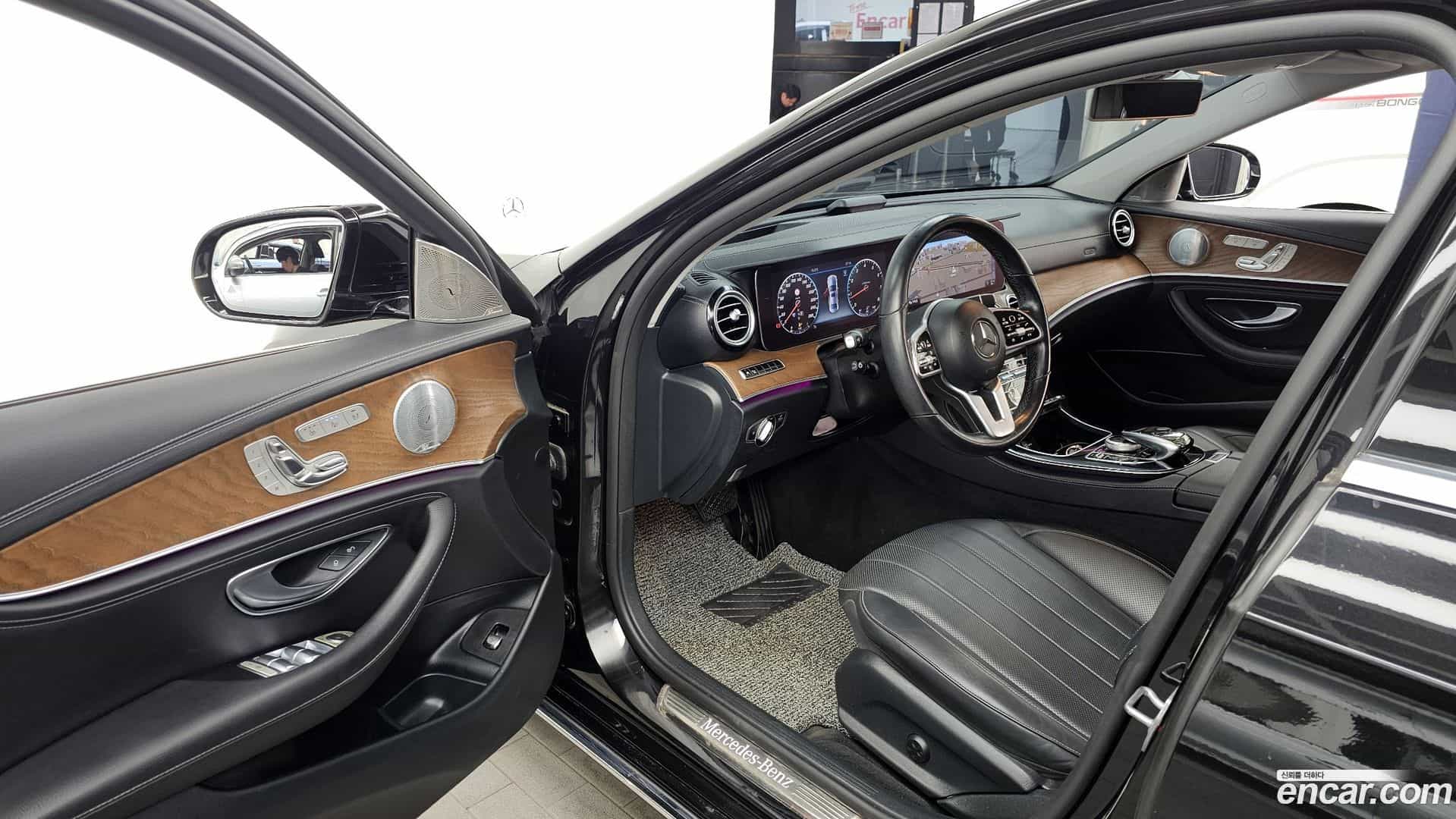 E-Class Mercedes-Benz 2019.0-INNER-010