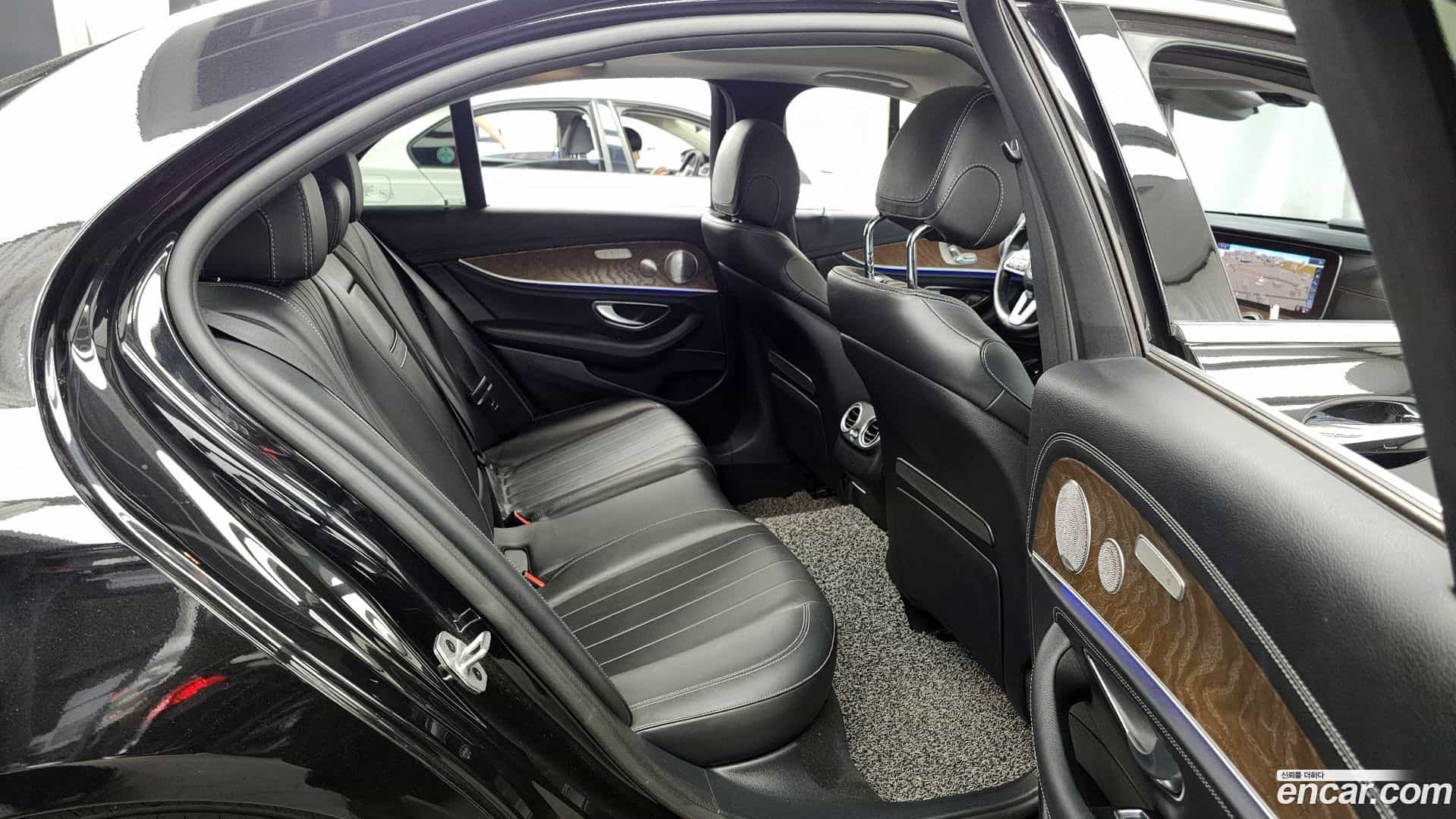 E-Class Mercedes-Benz 2019.0-OPTION-016