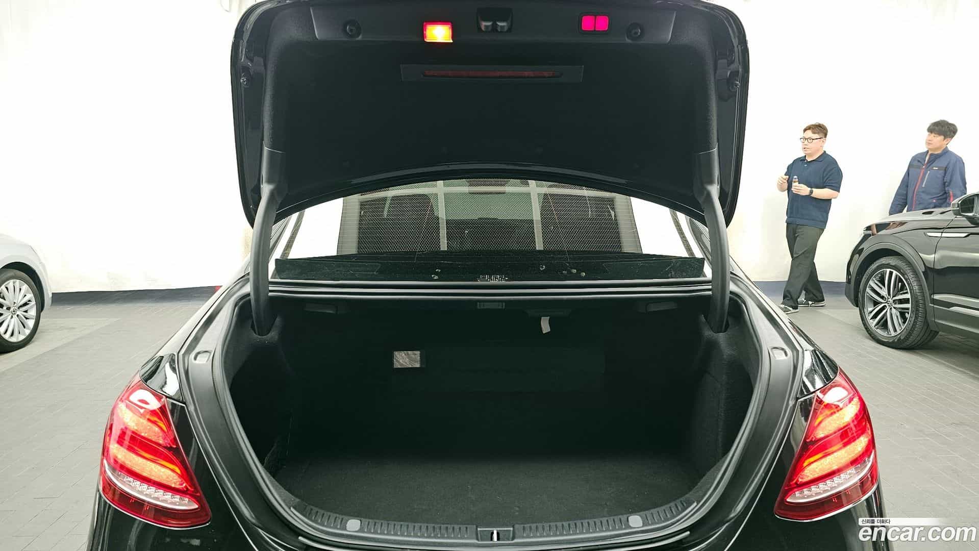 E-Class Mercedes-Benz 2019.0-OPTION-024