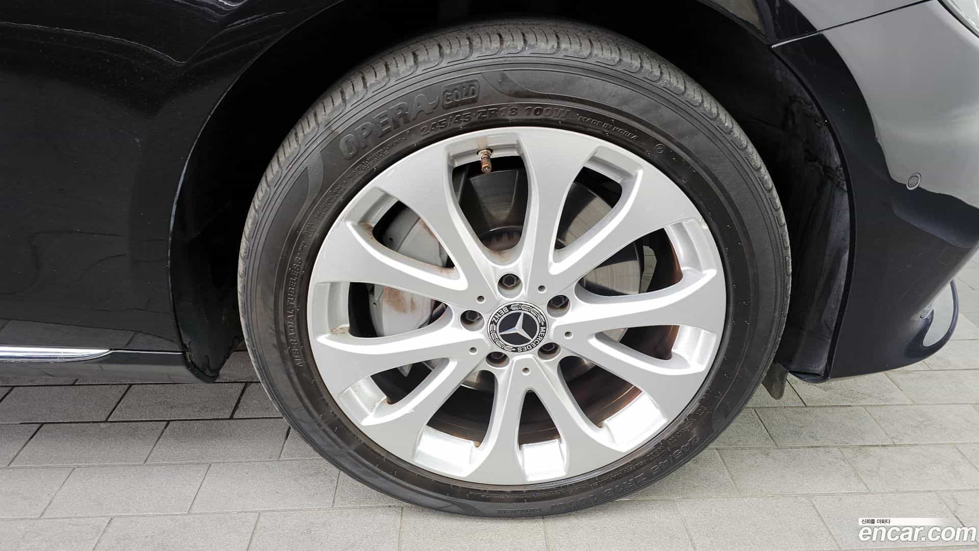 E-Class Mercedes-Benz 2019.0-OUTER-031