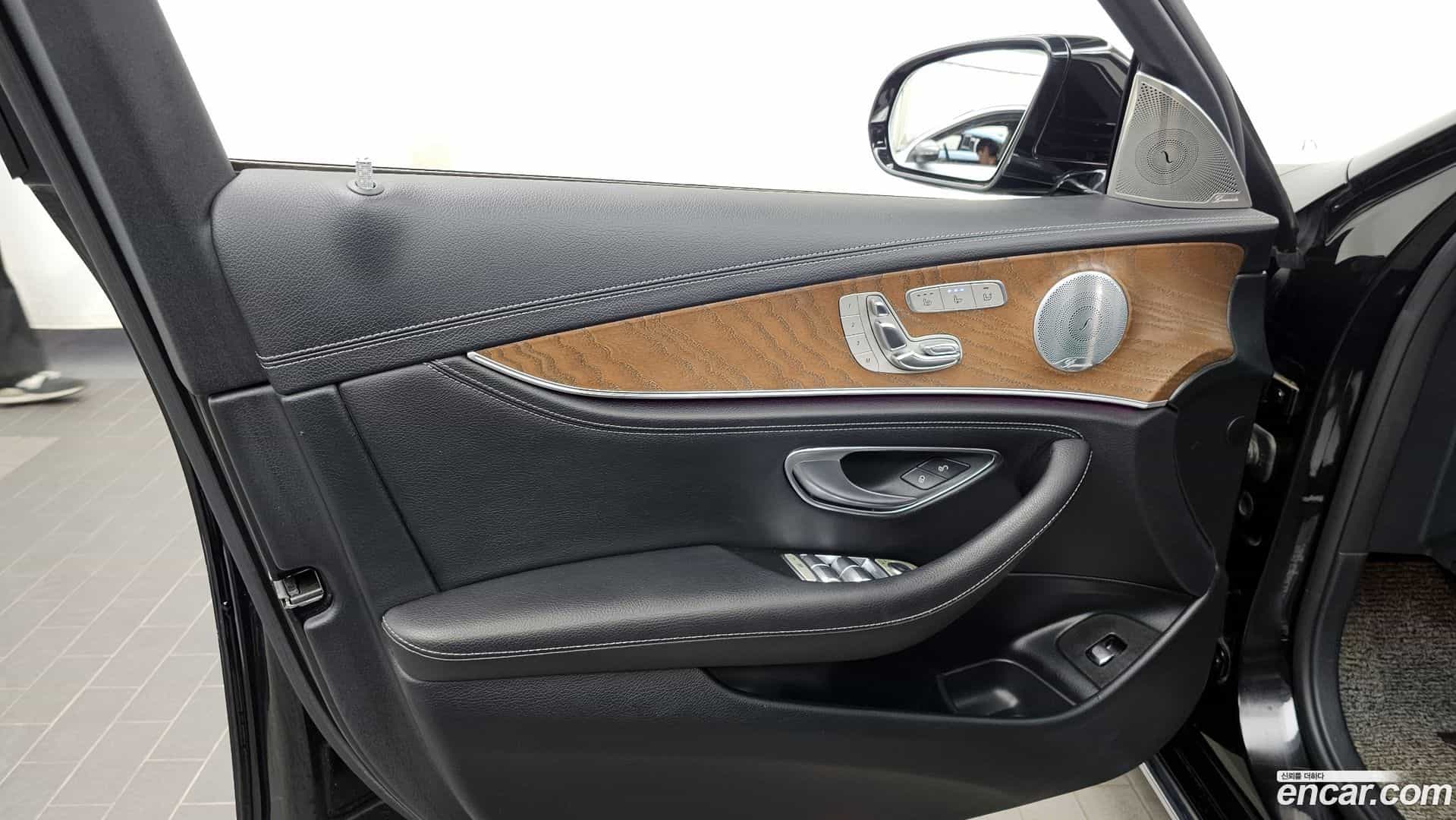 E-Class Mercedes-Benz 2019.0-INNER-034