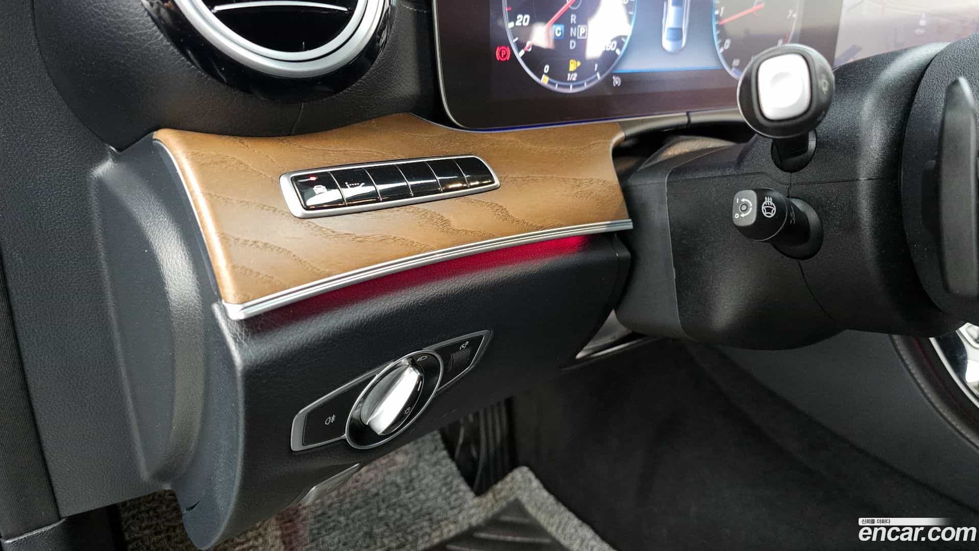E-Class Mercedes-Benz 2019.0-OPTION-041