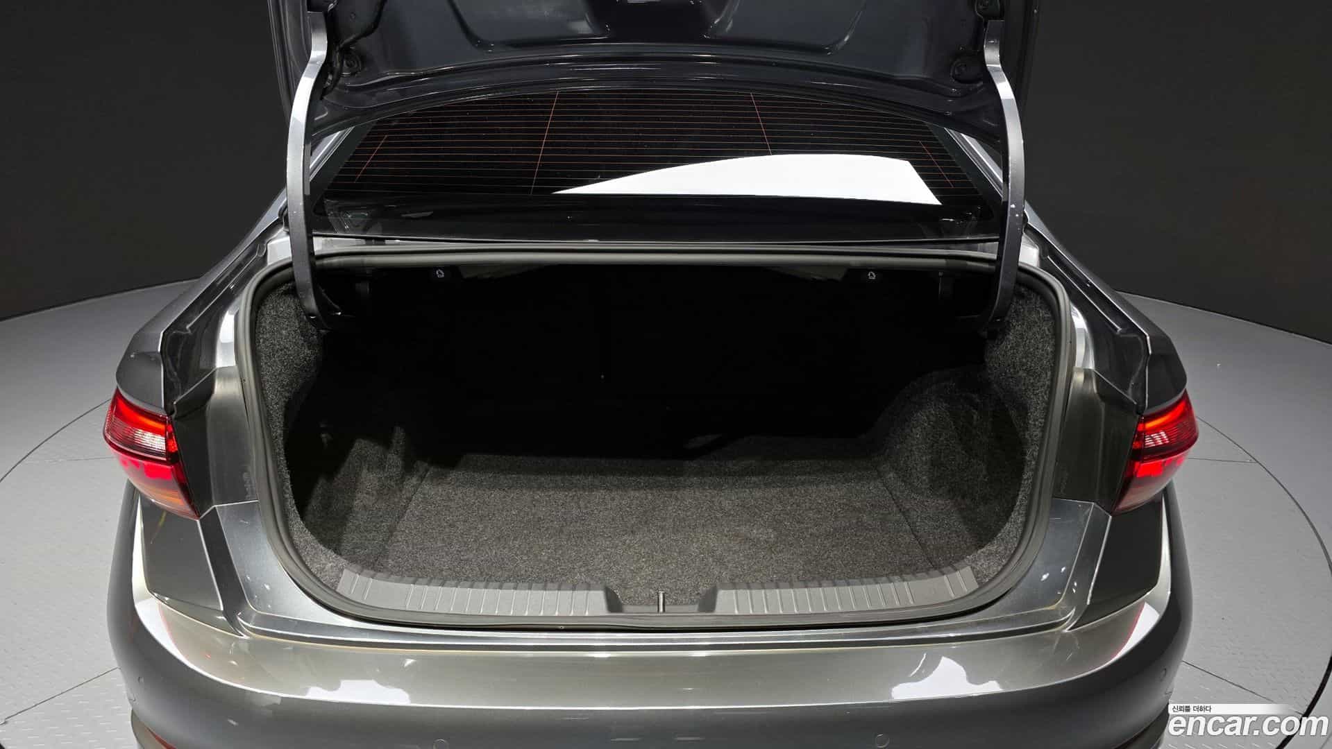 Jetta Volkswagen 2023.7-OPTION-040