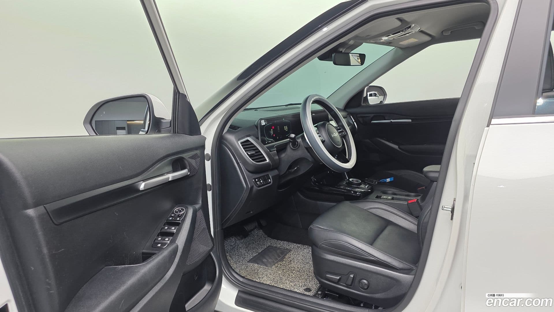 Main__Slider__Photo:Seltos Kia 2025.0-10