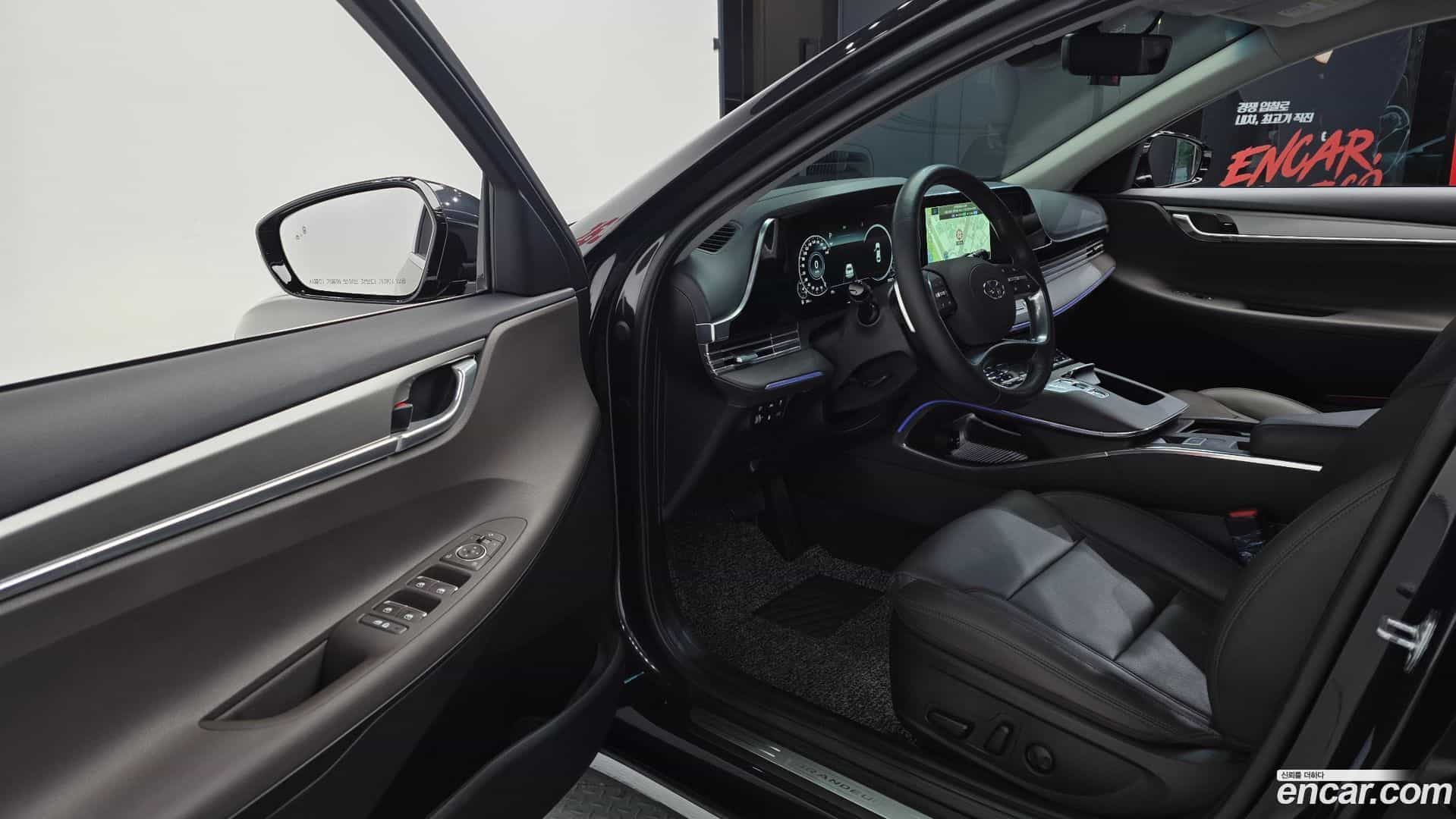 Grandeur Hyundai 2020.10-INNER-010