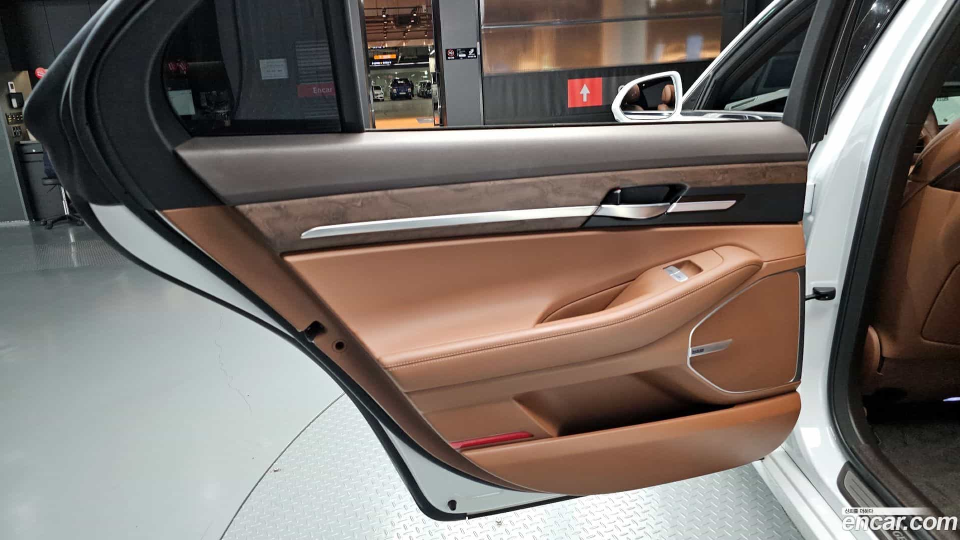 G90 Genesis 2020.10-INNER-035